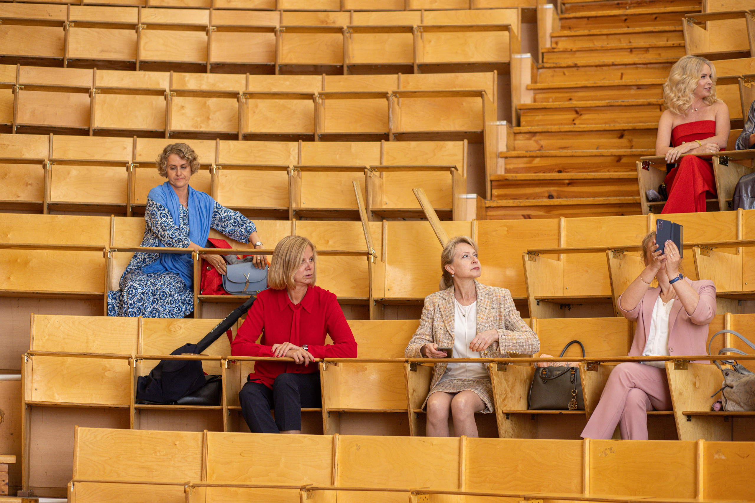 Встреча выпускников. Стоматологи СПб. Семейный фотограф в Вышнем Волочке — Ульяна Иванова | Фотосессии для всей семьи