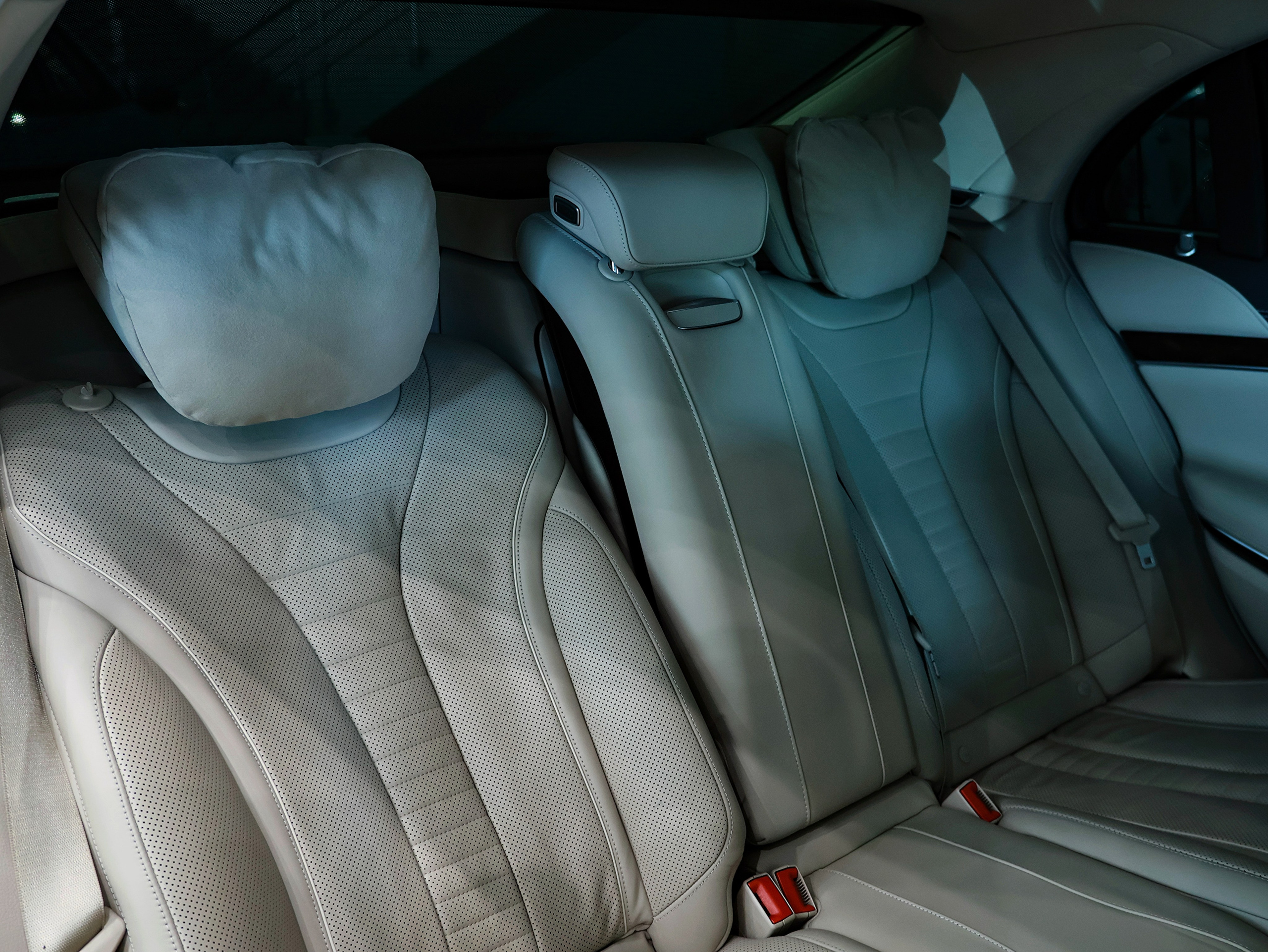 Mercedes-Benz S. Photo-nk