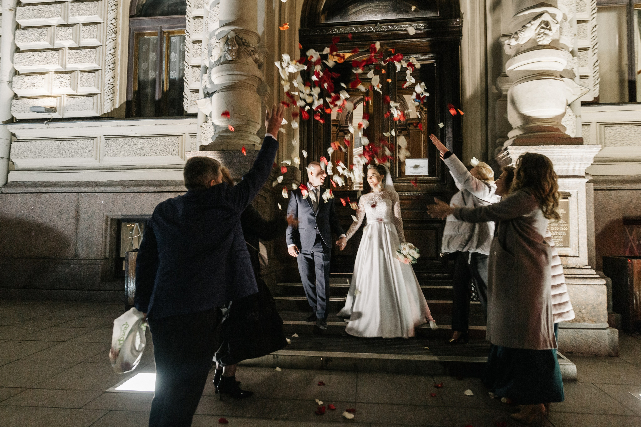 ОКТЯБРЬ | Дворец № 1 Талион, Особняк военного министра. Свадебный фотограф в Санкт-Петербурге Полина Корзухина