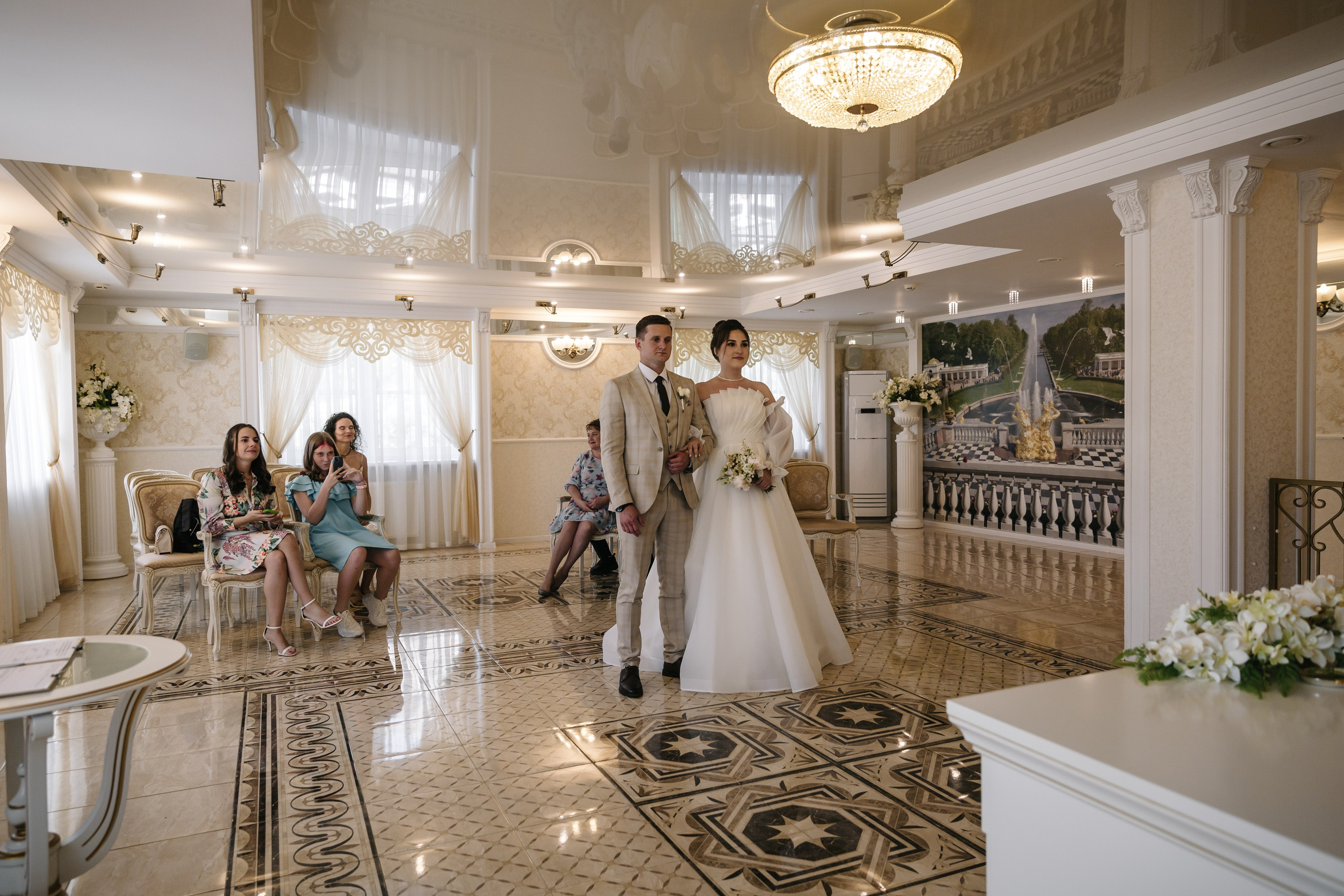 ДВОРЕЦ № 4 Петергоф | Июль, Нижний парк. Свадебный фотограф в Санкт-Петербурге Полина Корзухина