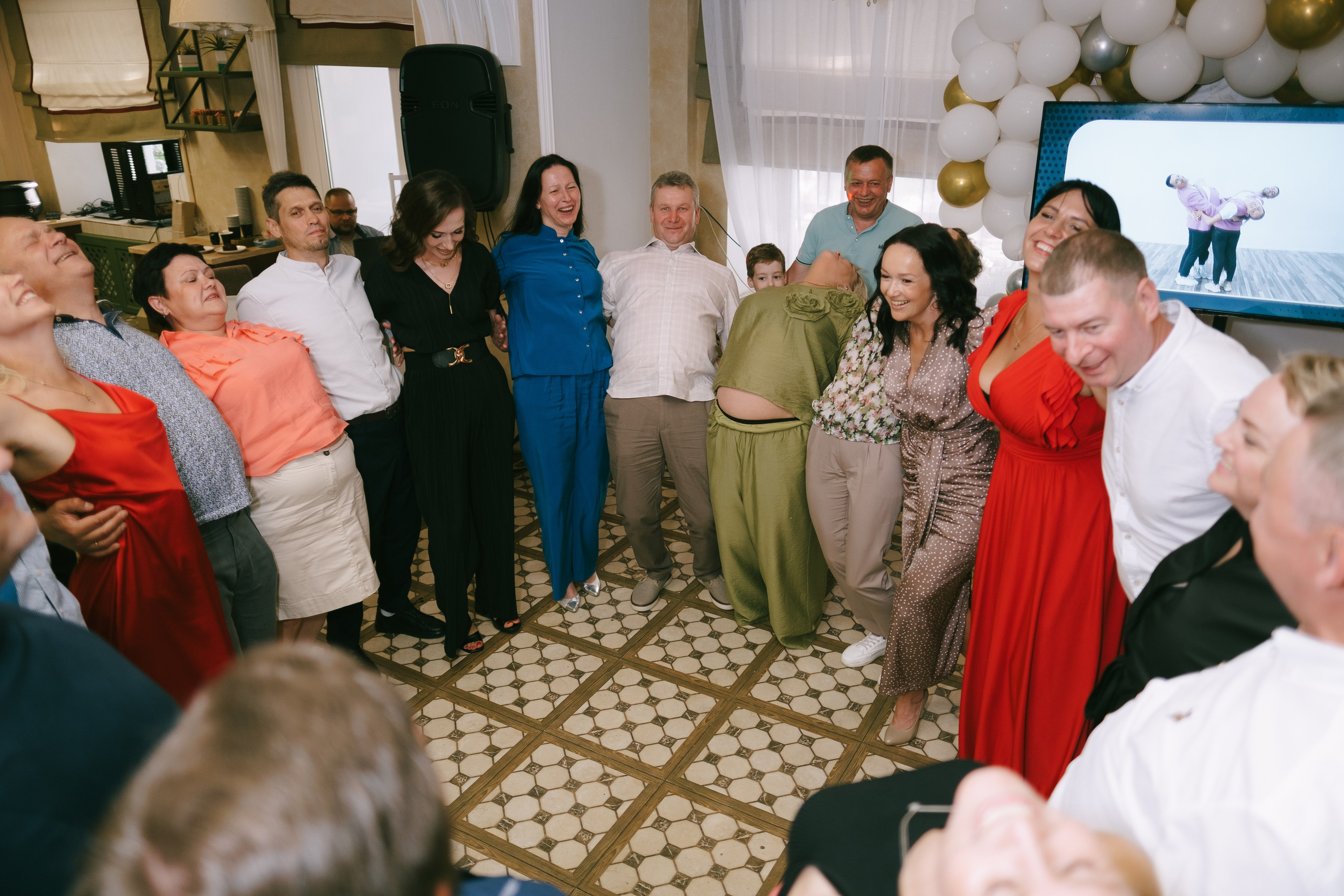 Выпускной школа 33. Свадебный и репортажной фотограф Денис Ожигин в Краснодаре и Краснодарском крае