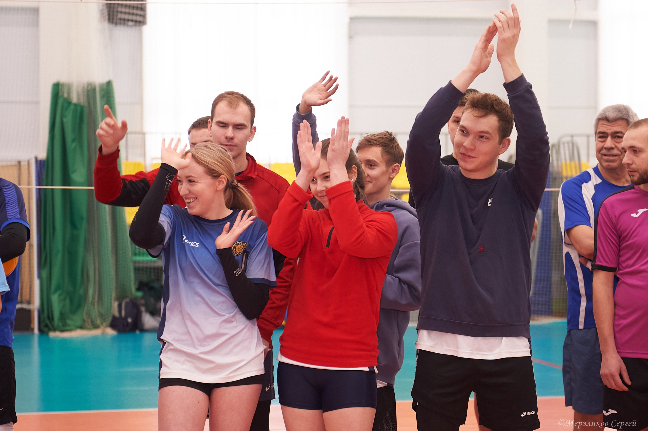 Новогодний волейбольный турнир. Ижевск. 16.12.23. Спортивный репортажный фотограф в Ижевске Сергей Мерзляков