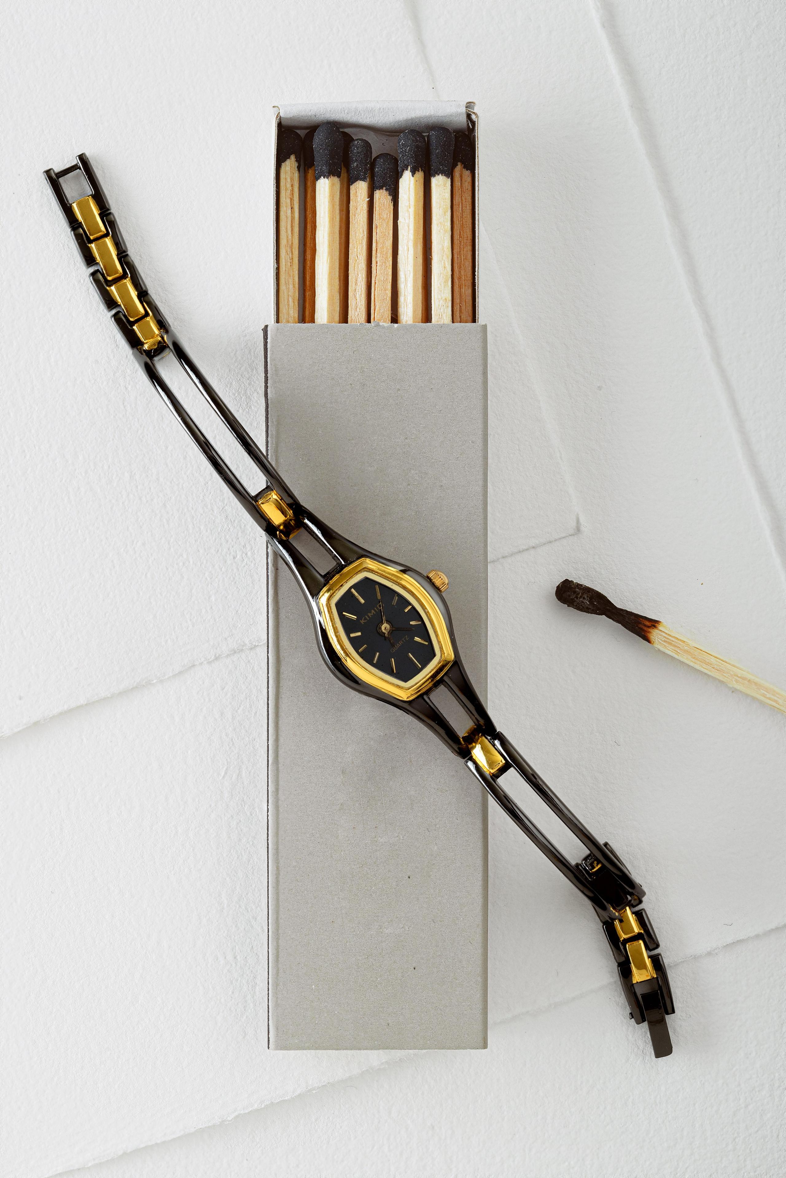 ретро-часы профессиональное фото и ретушь