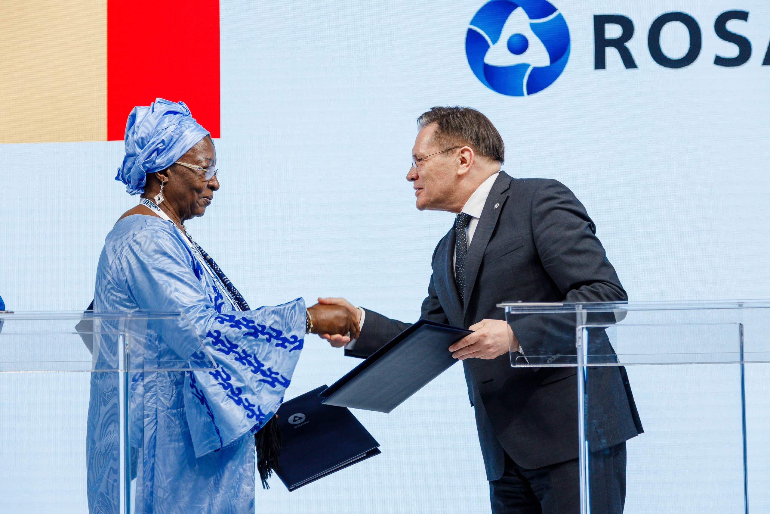 Подписания соглашений на форуме ATOM EXPO XIII 2024 в Сириусе. Репортажный фотограф в Москве, Сочи и Санкт-Петербурге