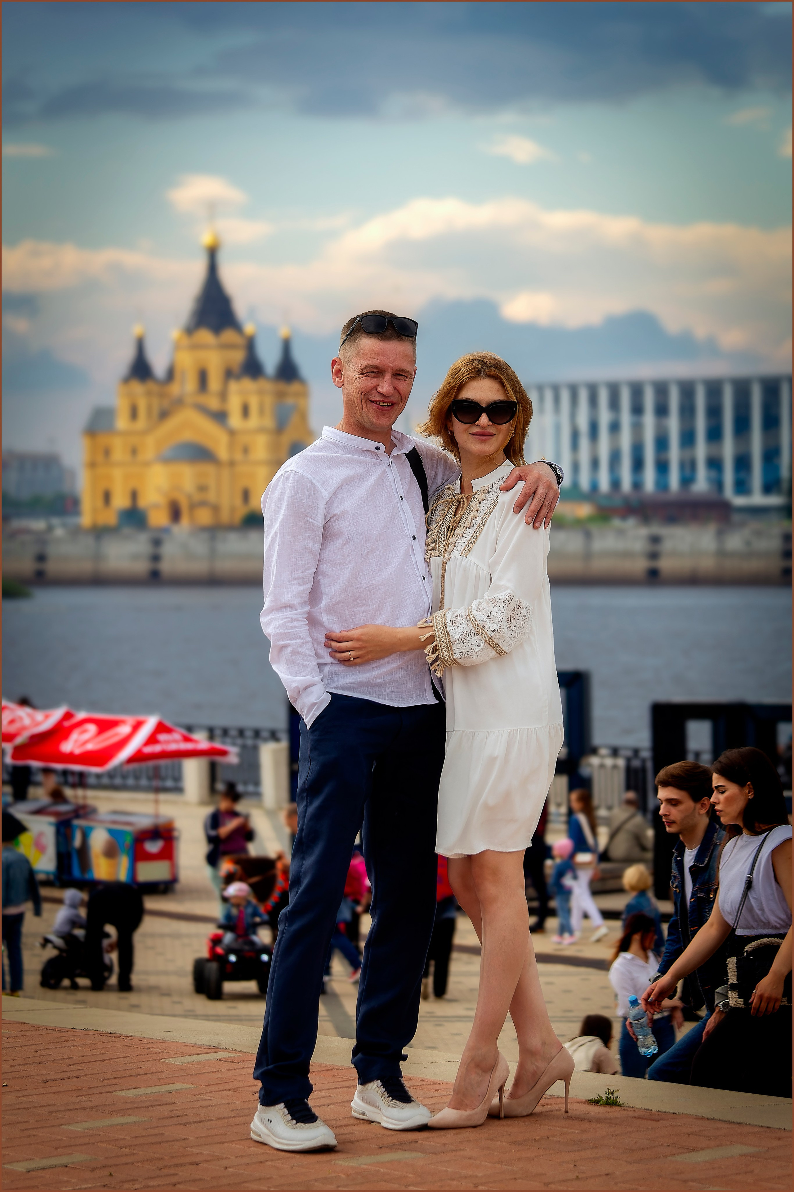 Виктор Оля.На набережной. Лев Постнов.Фотограф. Нижний Новгород