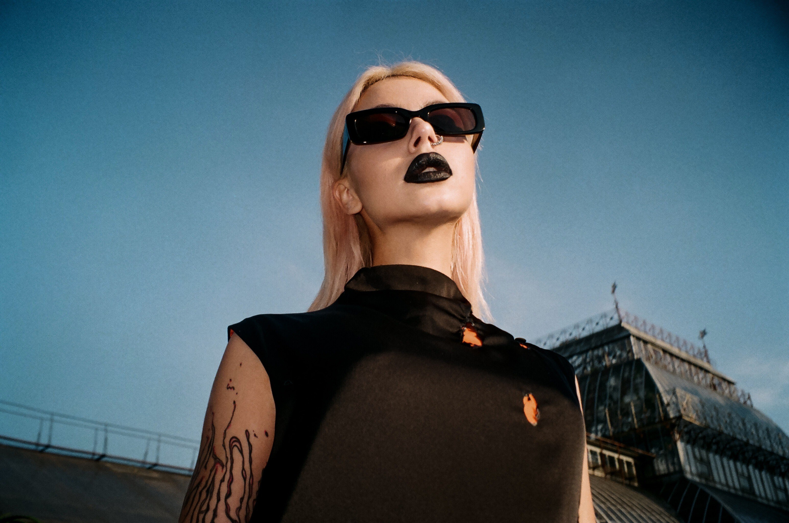 SELECTIVE GIRL. VLAD MARTYNENKO — stylist & art director