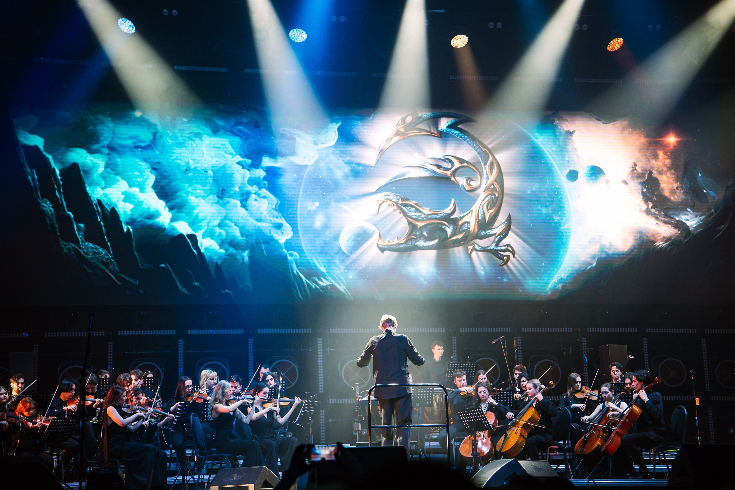 Эпидемия. Симфоническая рукопись. Москва. Фотограф. г. Южно-Сахалинск. Олег Толстов