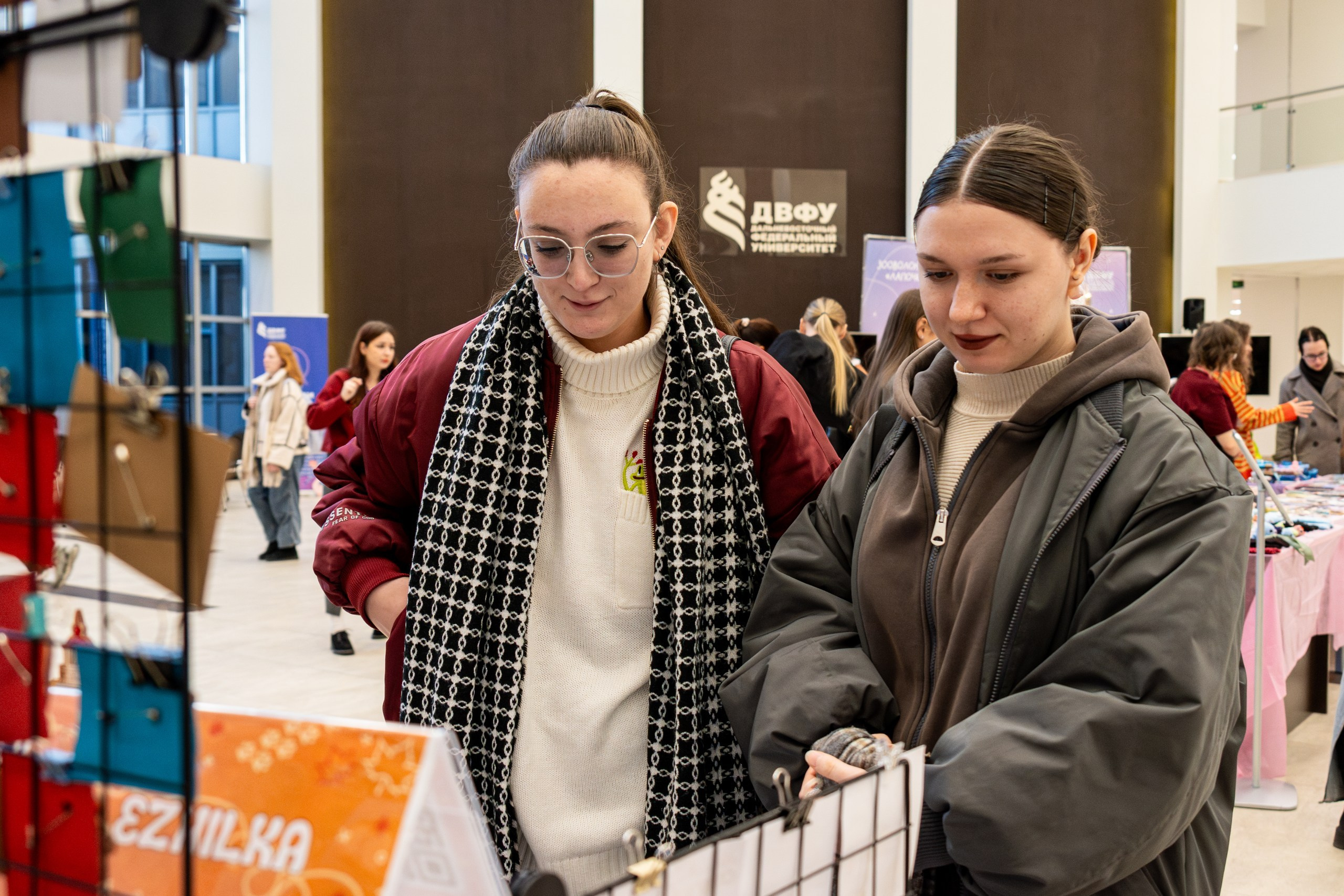 Благотворительная ярмарка «ЯрМУРка гав-версия». Репортажный и портретный фотограф во Владивостоке Денис Седов