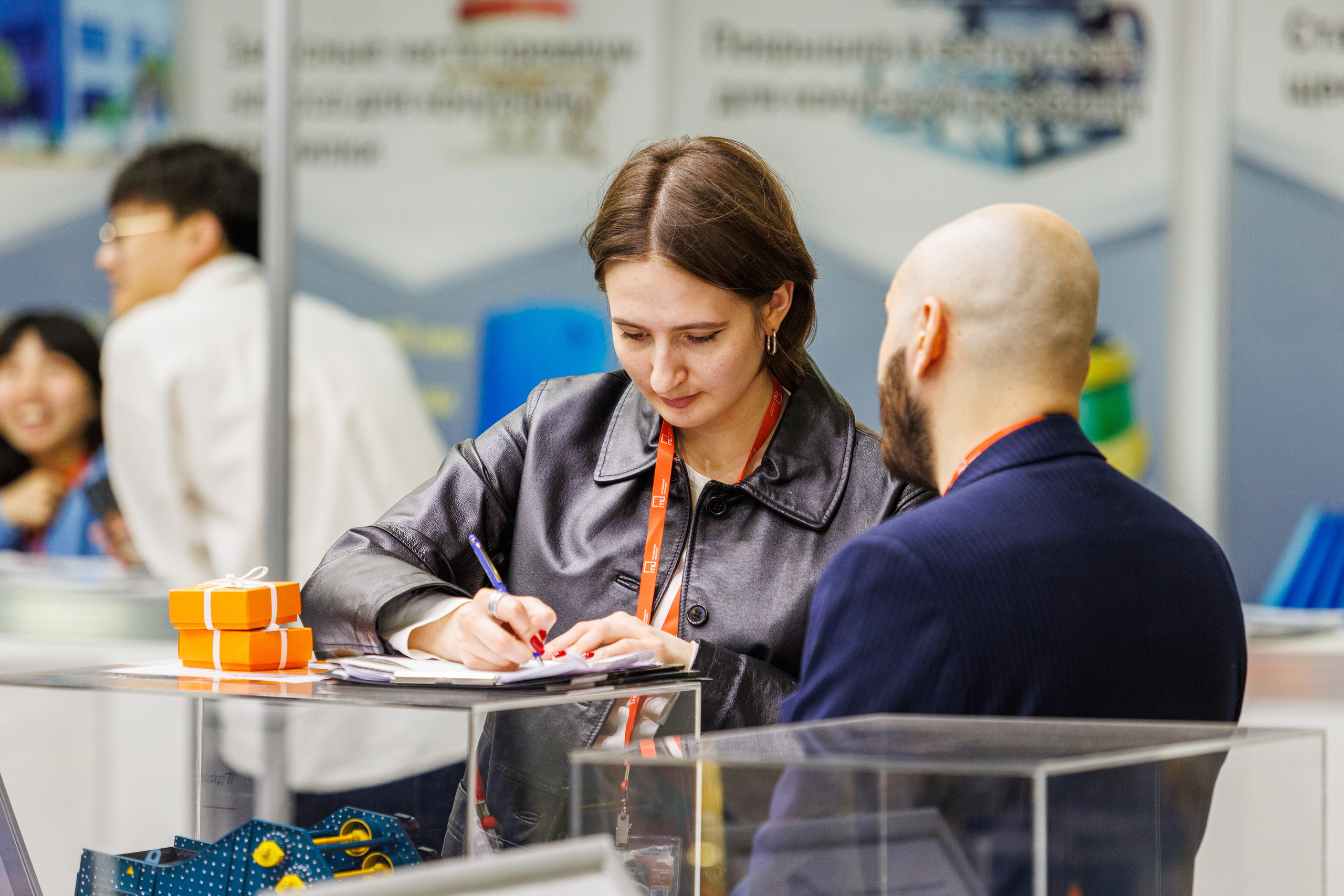 Съёмка стенда на выставке. Фотограф на мероприятие в Москве Марик