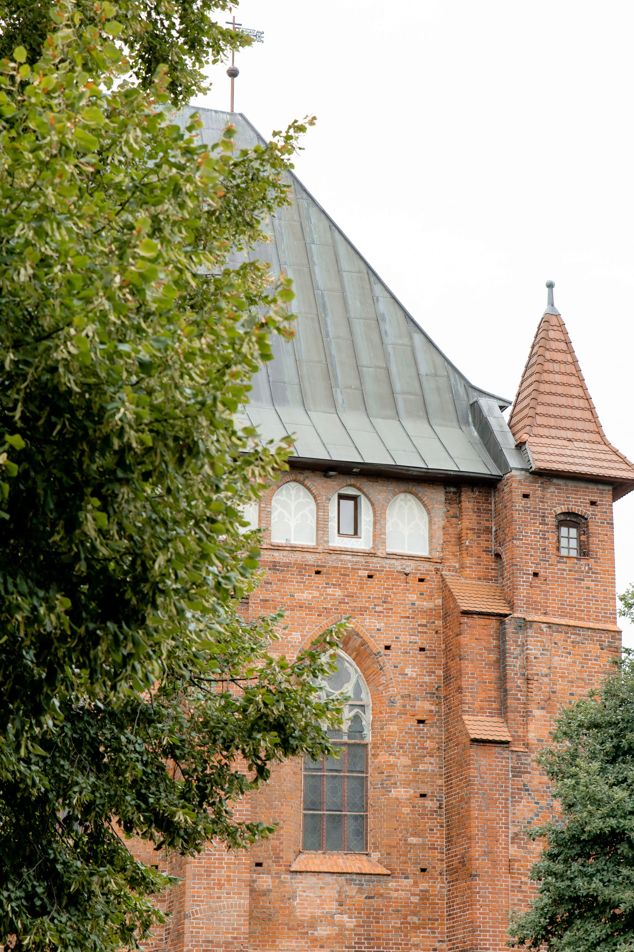 Александр&Анжелика Свадебная прогулка по о.Канта и Музею изобраз.искусств. Свадебный фотограф Калининград