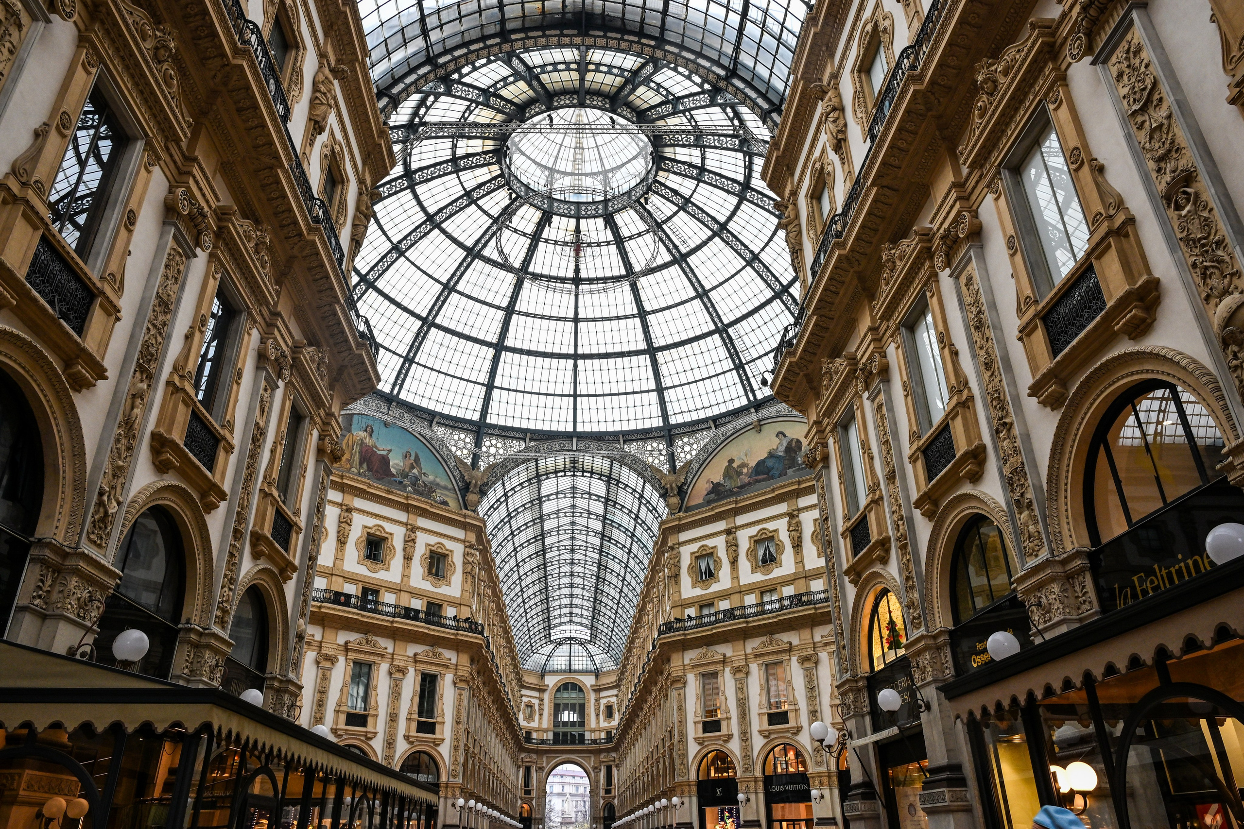 Milano: Navigli, City, Trams. Фотограф Минск
