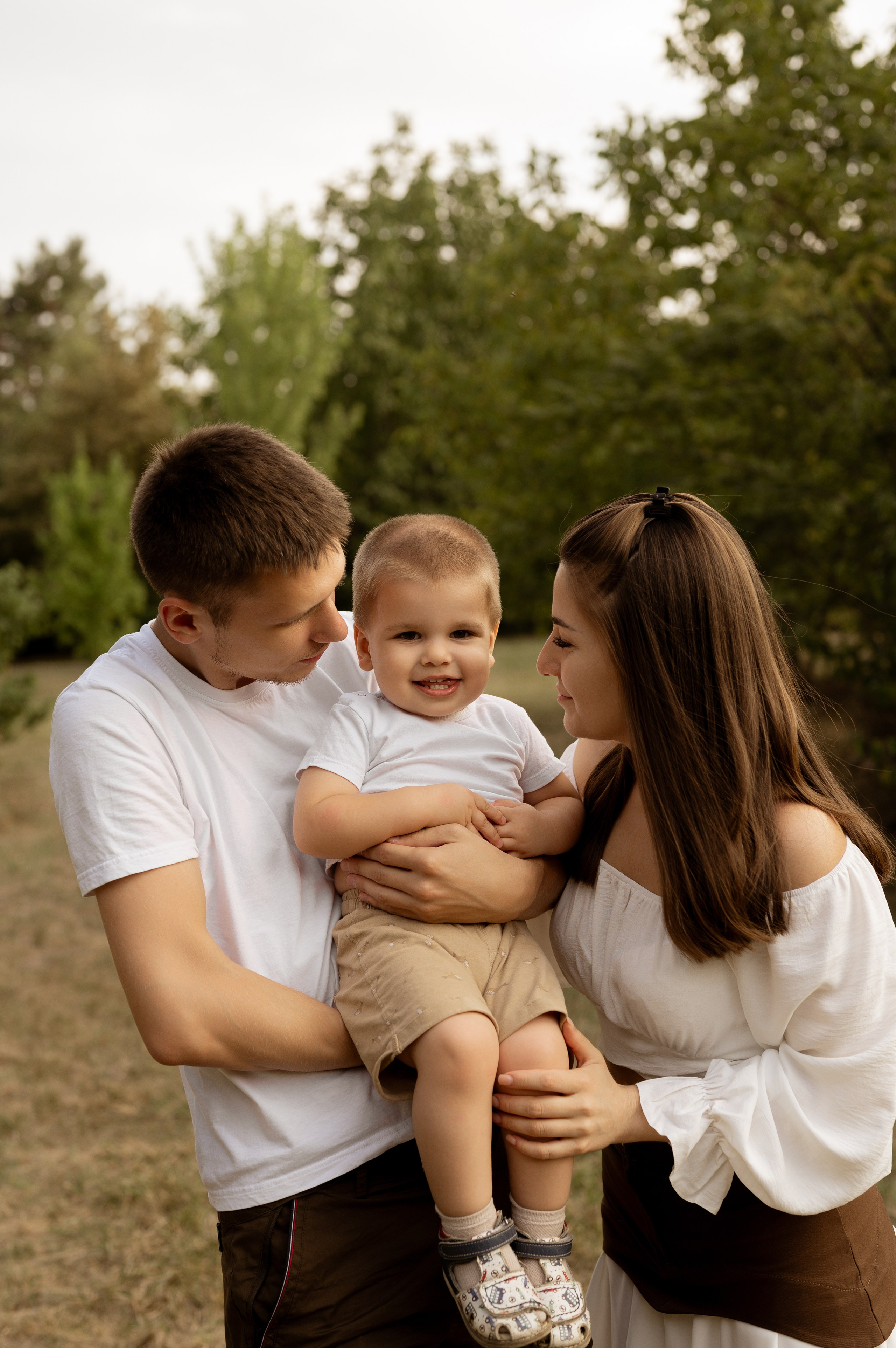 Летняя семейная фотосессия в парке. Свадебный и семейный фотограф в Краснодаре Алина Мельник
