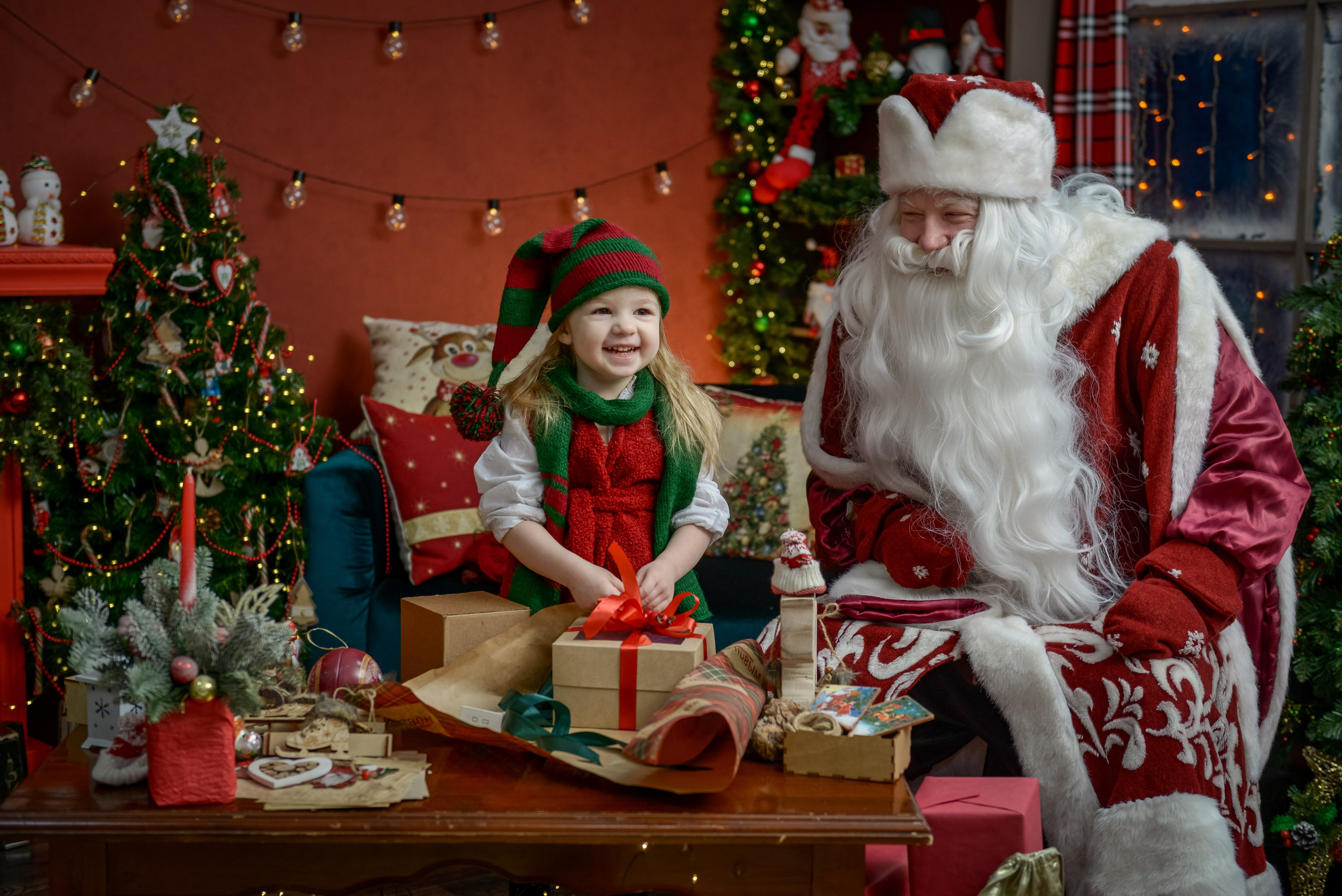 Встреча с Дедом Морозом (ежегодный). Татьяна Гойда портретный и семейный фотограф Ленск. Выпускные альбомы