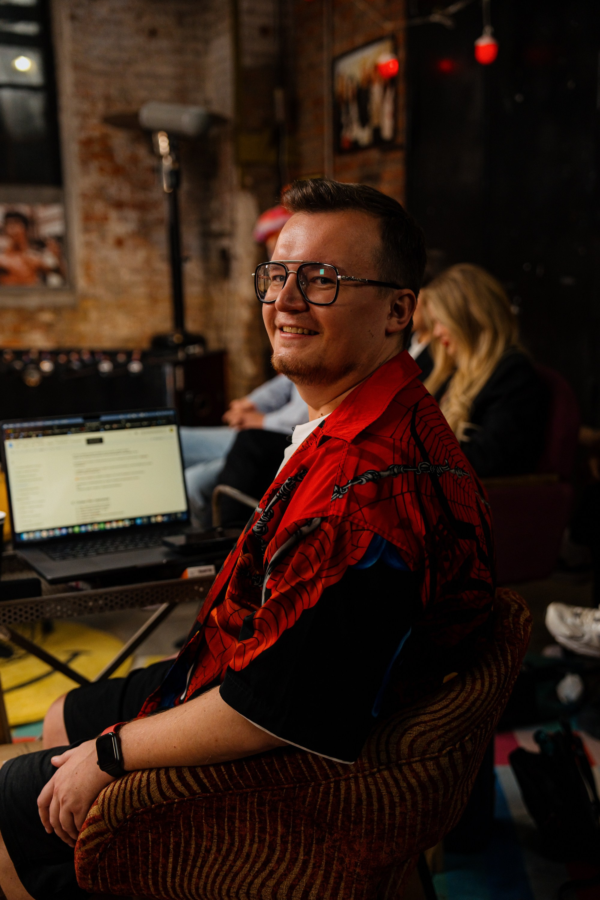 Backstage шоу «Пацаны». Костя Жуков — фотограф в Москве