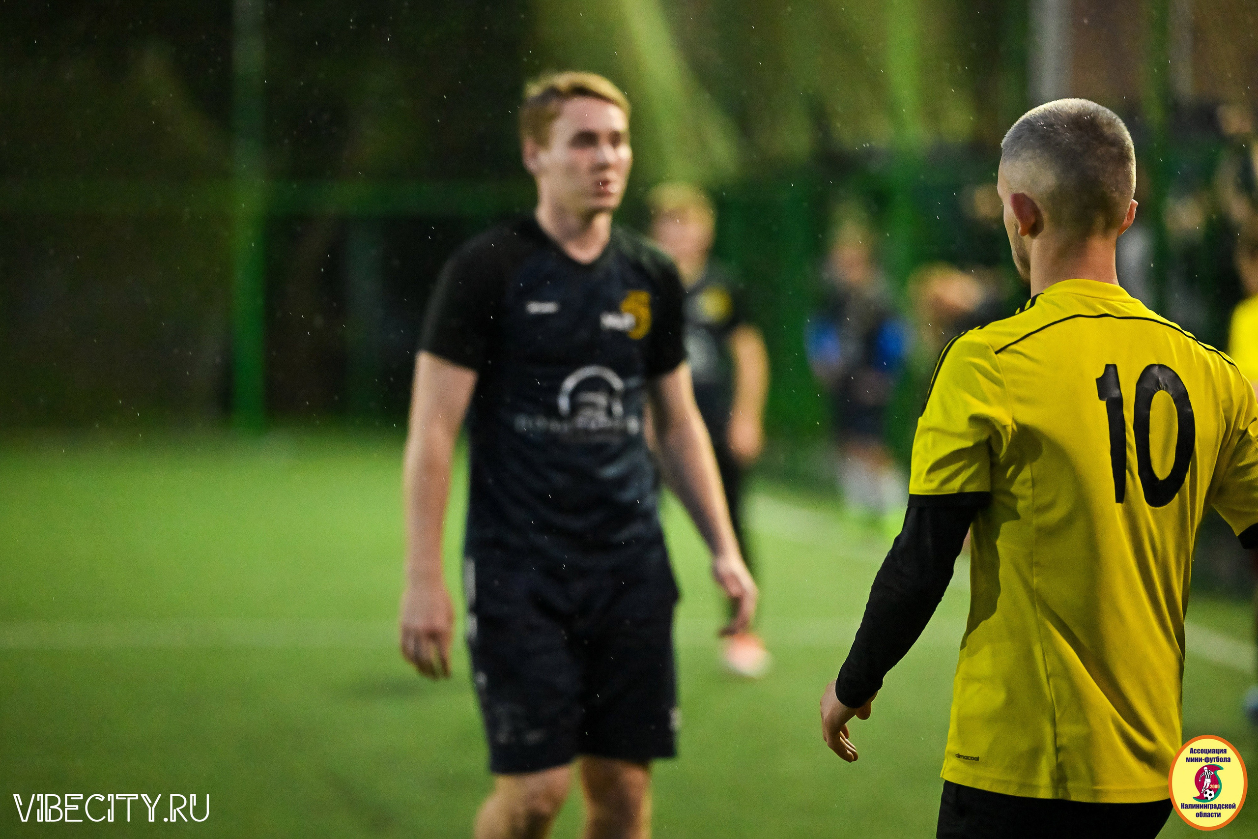 ИГРЫ МИНИ-ФУТБОЛЬНОЙ И КОРПОРАТИВНОЙ ЛИГИ. VIBECITY.RU Вайб Сити Ру Фоторепортажи Фотоотчеты Калининград