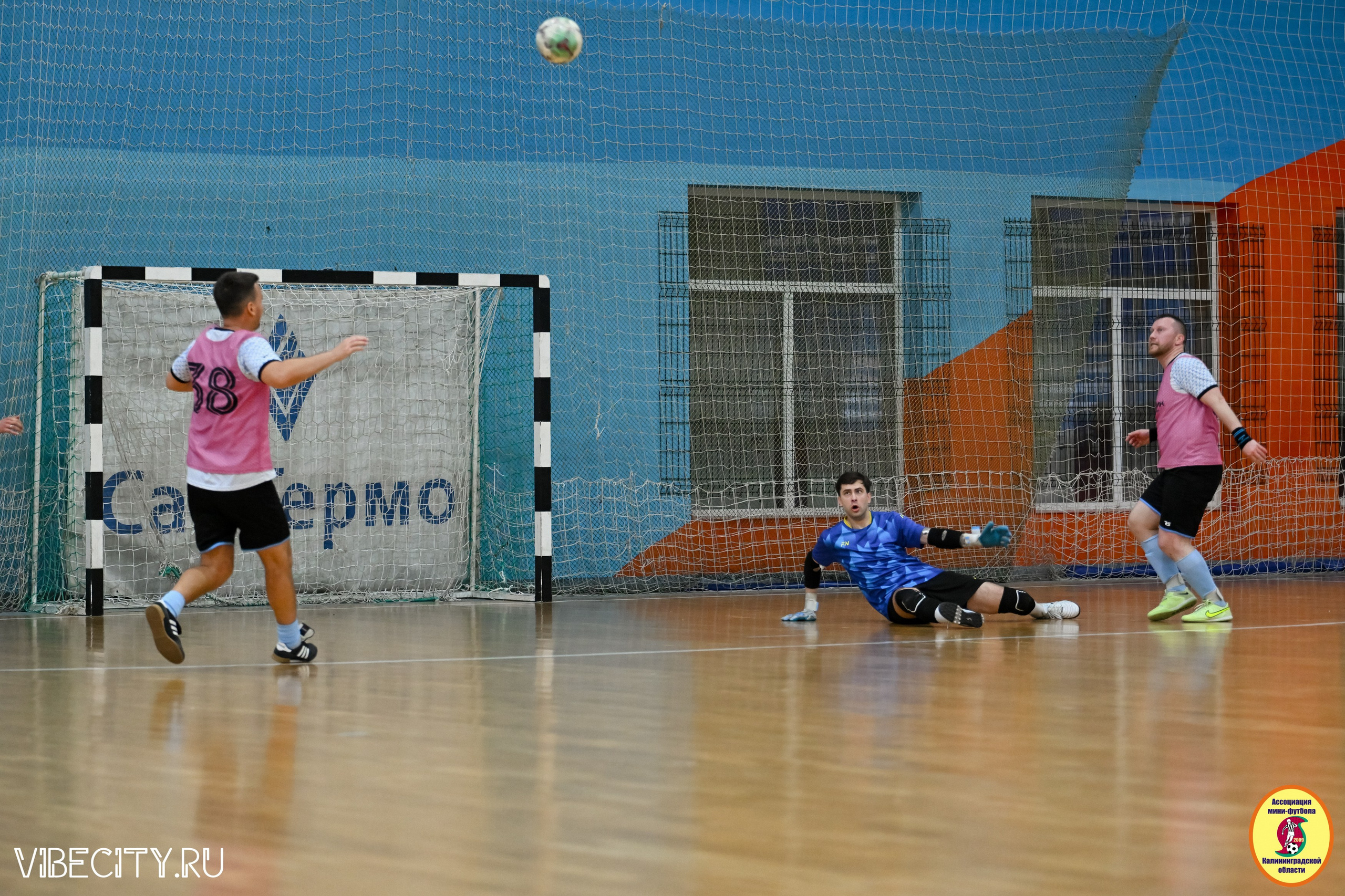 8 тур Корпоративной Бизнес-Лиги по футзалу. VIBECITY.RU Вайб Сити Ру Фоторепортажи Фотоотчеты Калининград