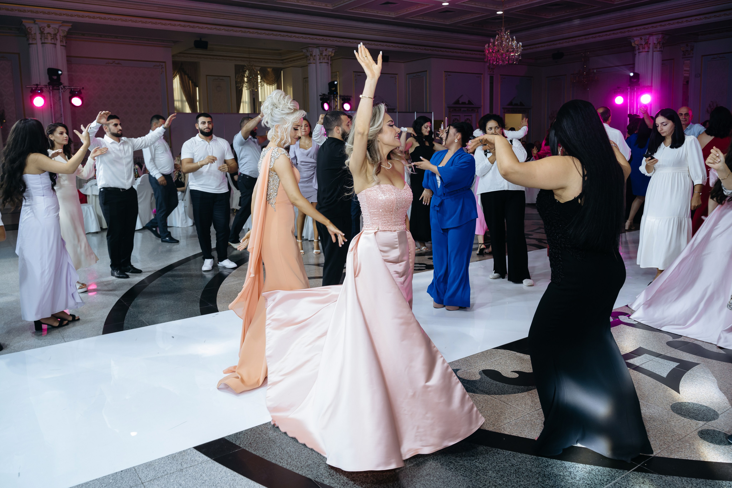 Карен и Сэда. Свадебный фотограф Красноярск Вязьминова Мария