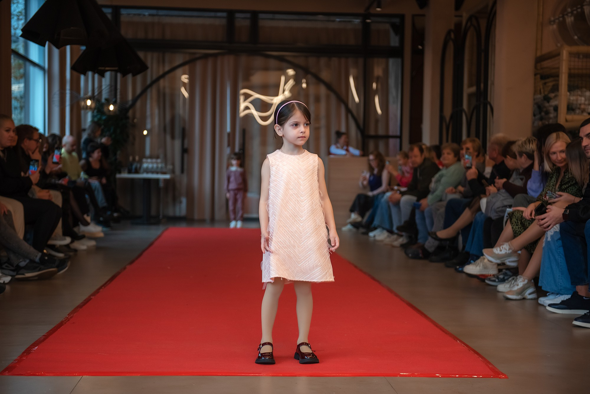 HAPPYkids дефиле в день мамы. Семейный и коммерческий фотограф в Сочи Александр Бодунов
