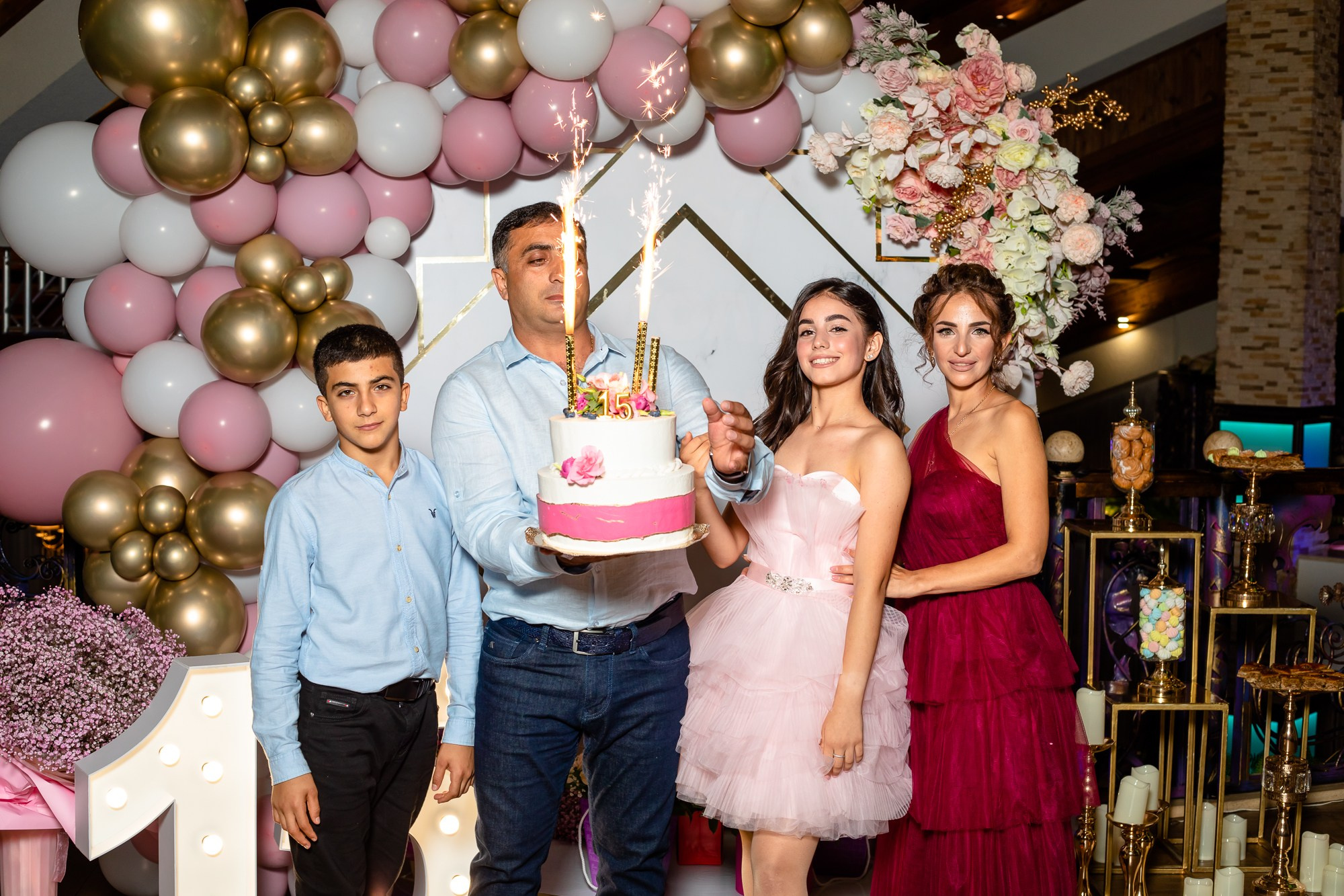 Съемки в ресторанах (свадьбы, юбилеи, выпускные вечера). Семейный и детский фотограф Марина Баладьян Сочи / Краснодар / Москва