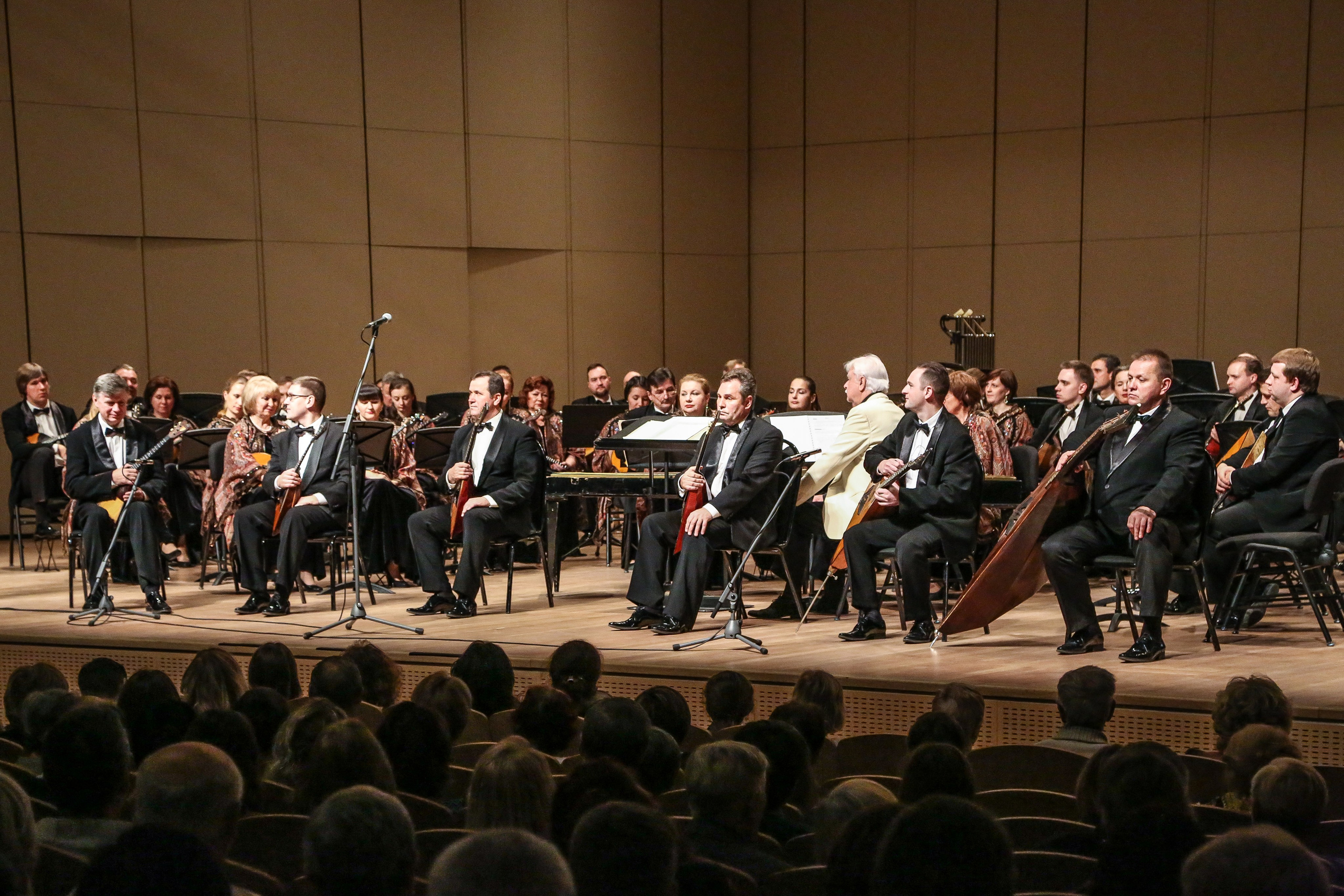 Концерт «Король репортеров» с Дмитрием Назаровым. Дарья Письменюк / Darya Leitstern — фотограф, музыкант, журналист, путешественник