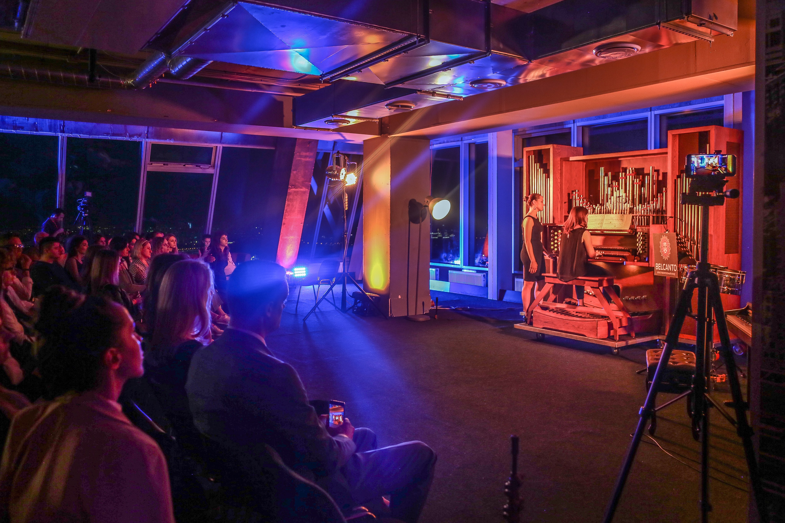 Возвышенная музыка: органный концерт в поднебесье. Дарья Письменюк / Darya Leitstern — фотограф, музыкант, журналист, путешественник