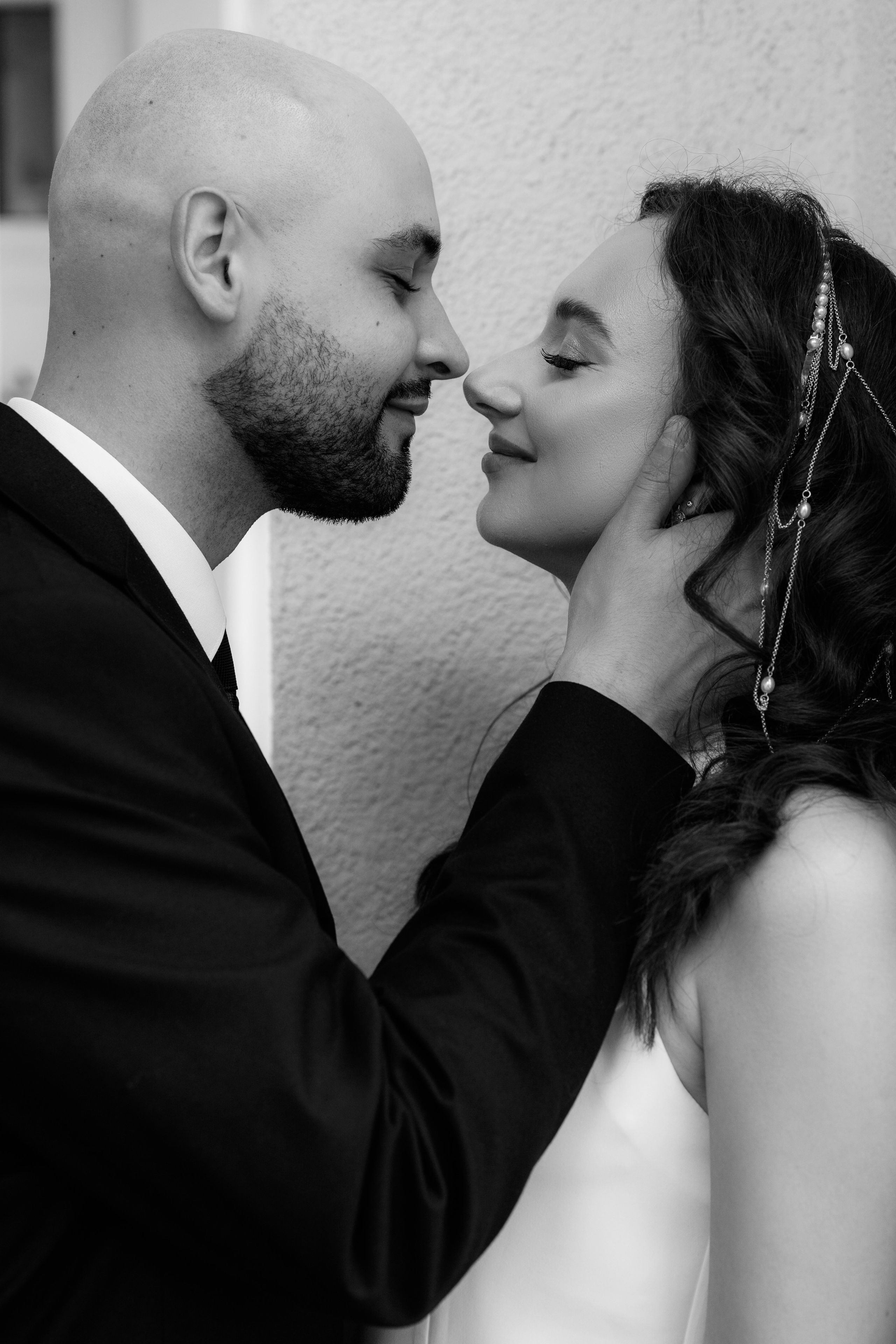 Любовь на фоне старого аэропорта. Ваш семейный фотограф в Минске — Вика Трегубова