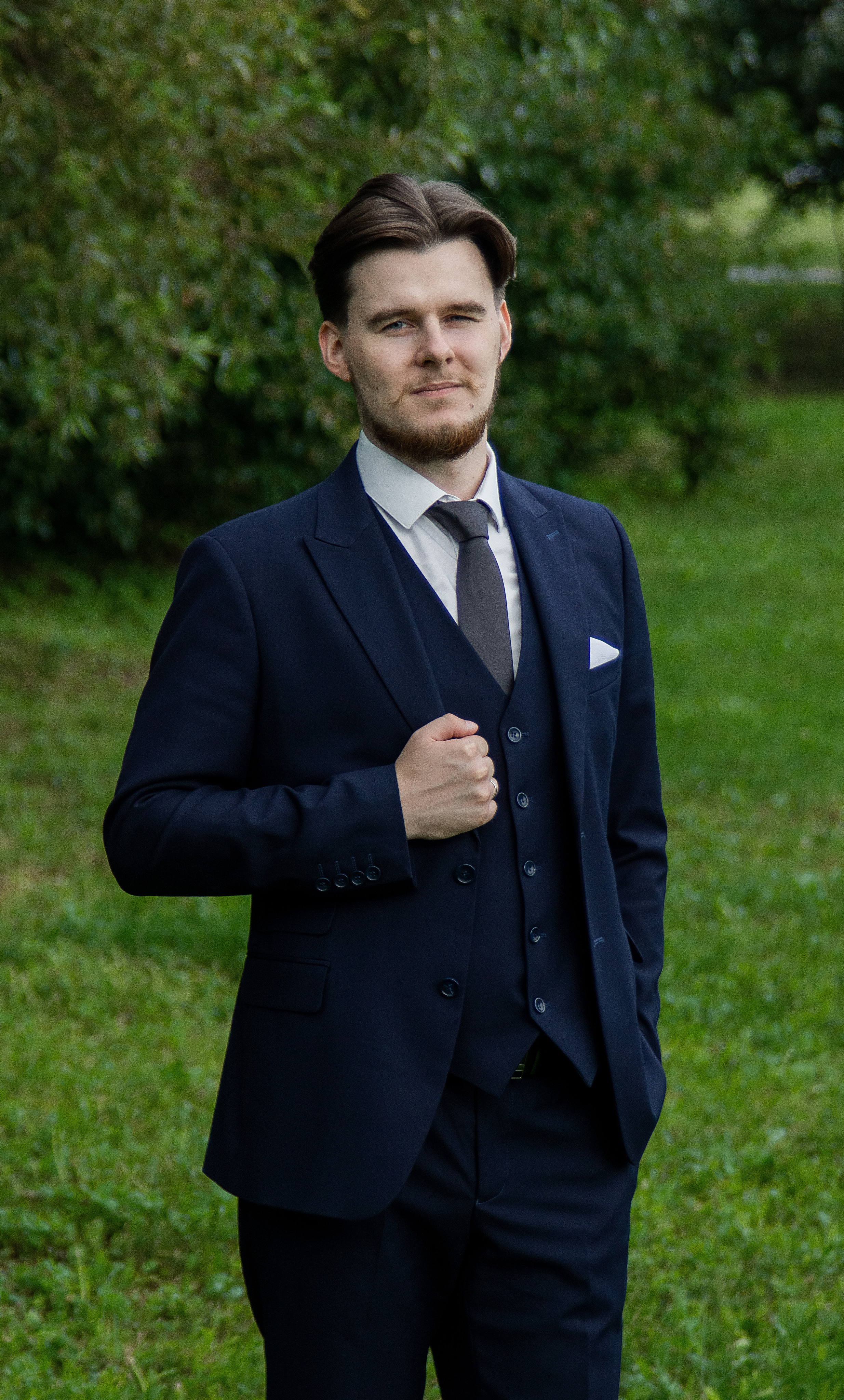 Свадьба молодых в парке Коломенское в Москве. Жуков Илья  свадебный фотограф в Москве