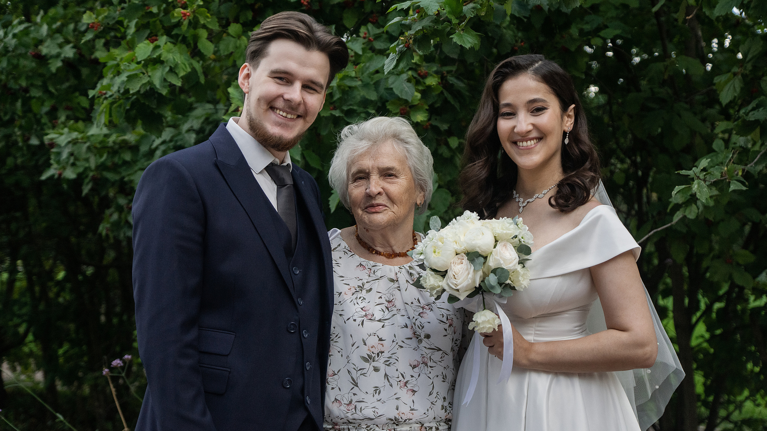 Свадьба молодых в парке Коломенское в Москве. Жуков Илья  свадебный фотограф в Москве