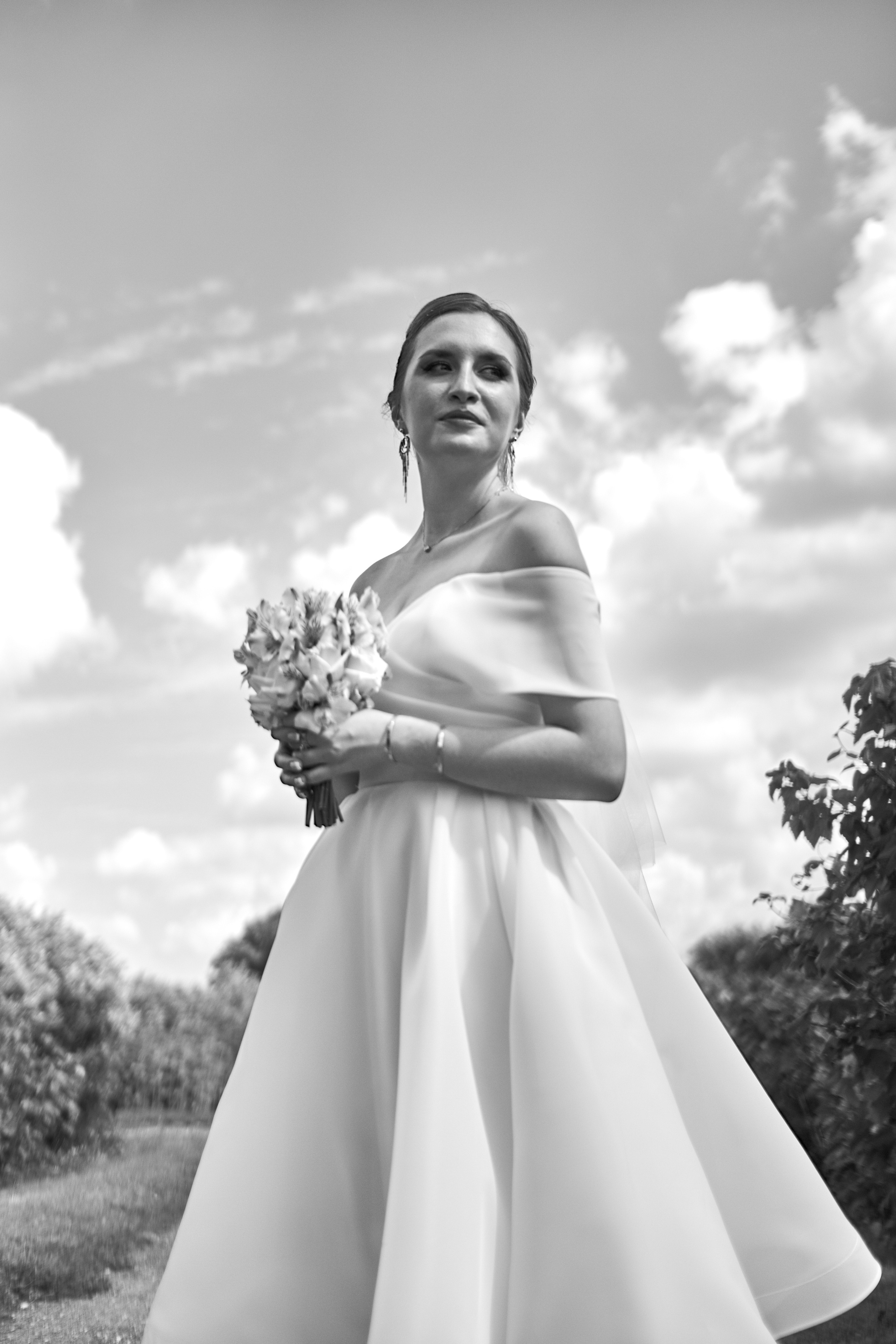 Свадьба молодых в парке Коломенское в Москве. Жуков Илья  свадебный фотограф в Москве