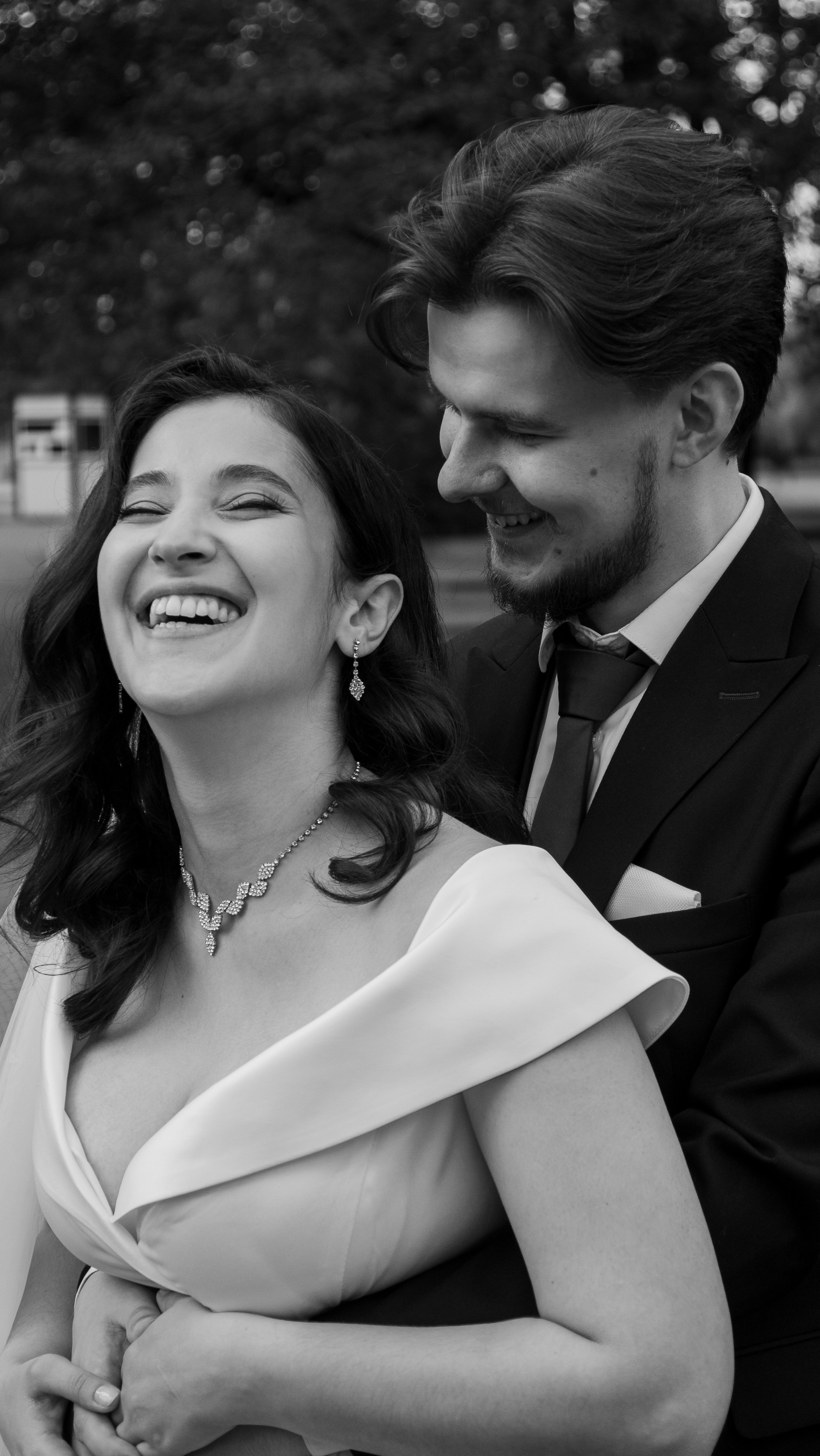 Свадьба молодых в парке Коломенское в Москве. Жуков Илья  свадебный фотограф в Москве