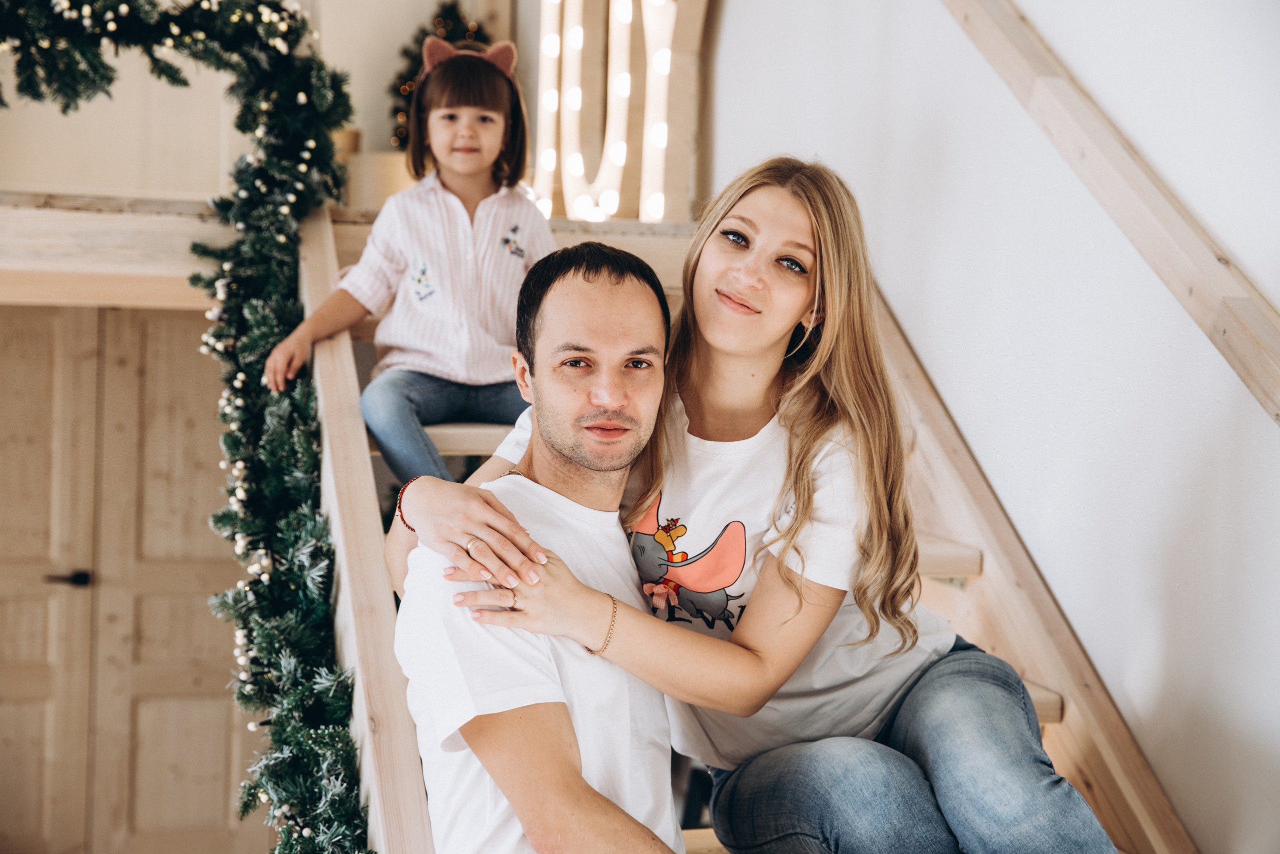 Семейная фотосессия в фотостудии. Марина Соколова. Контентный и семейный фотограф г. Красноярск