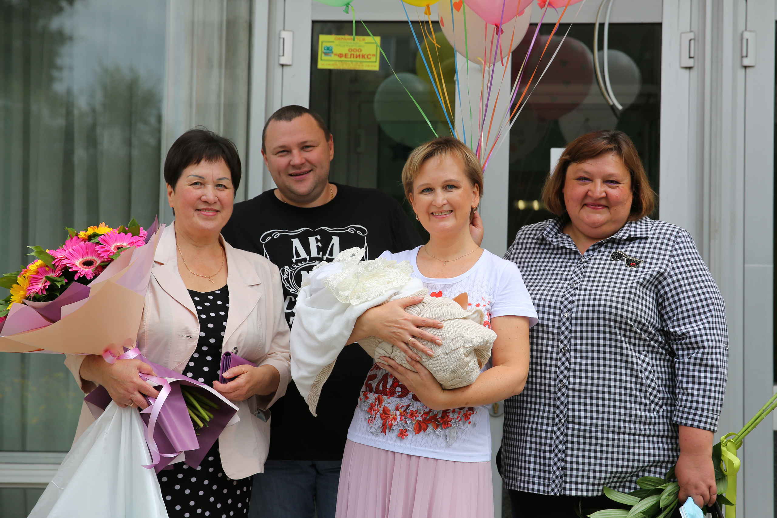 Выписка из родильного дома. Марина Соколова. Контентный и семейный фотограф г. Красноярск