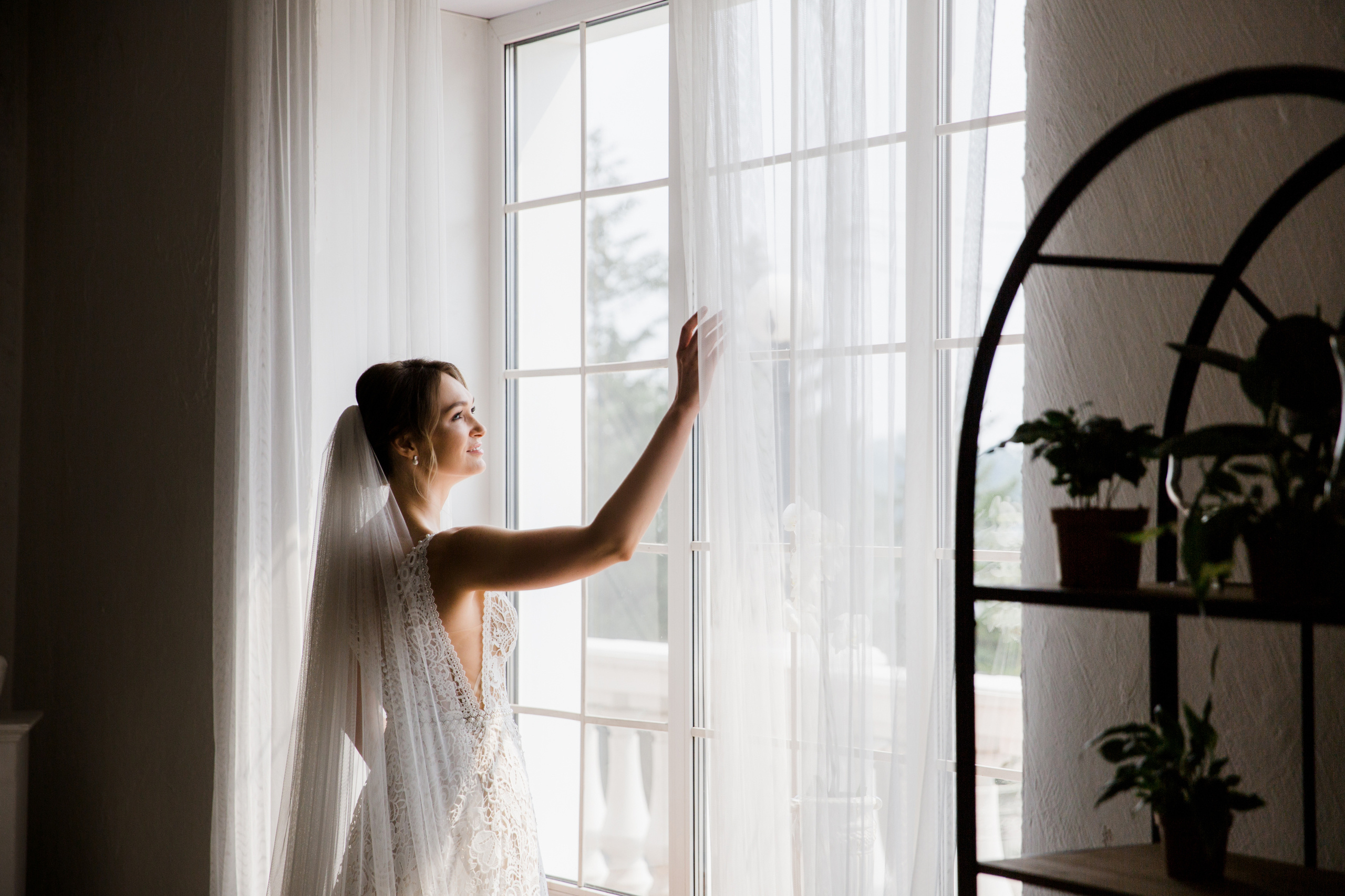 невеста у окна