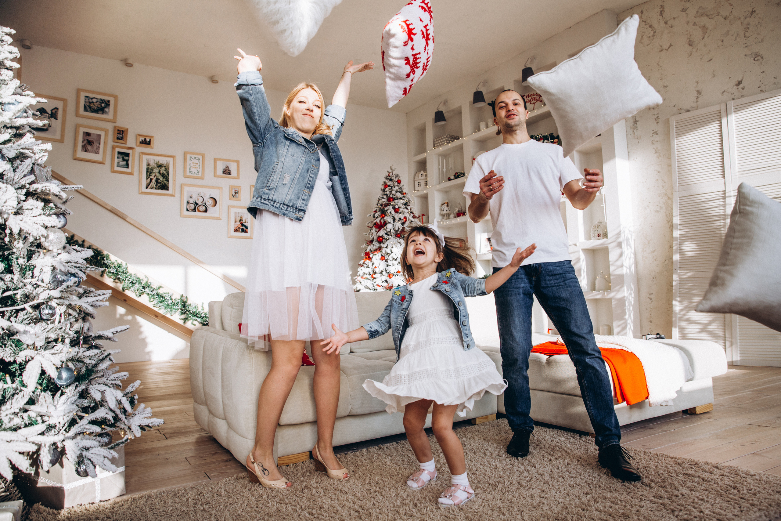 Семейная фотосессия в фотостудии. Марина Соколова. Контентный и семейный фотограф г. Красноярск