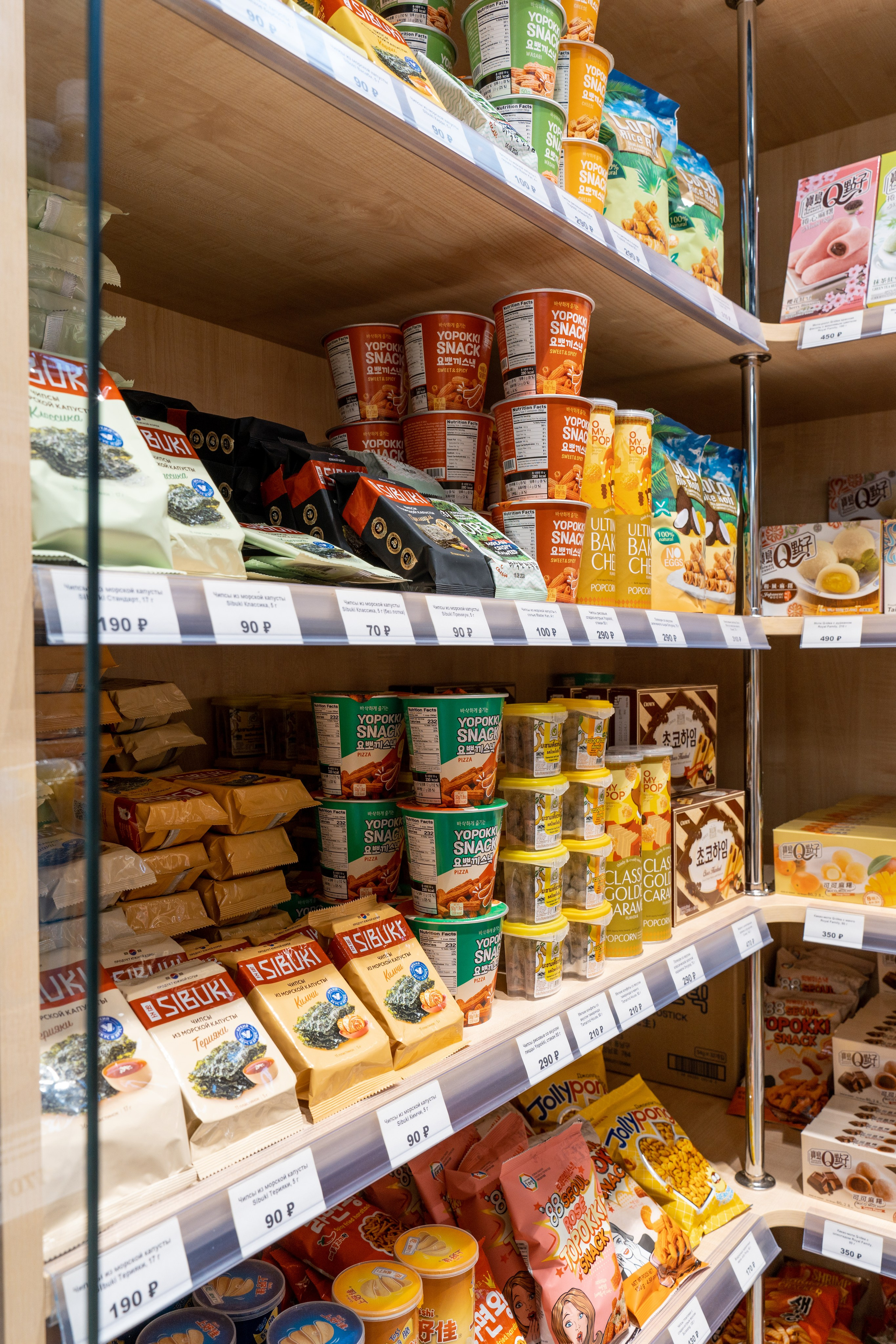 Интерьер магазина азиатских продуктов в Москве Korfood.ru