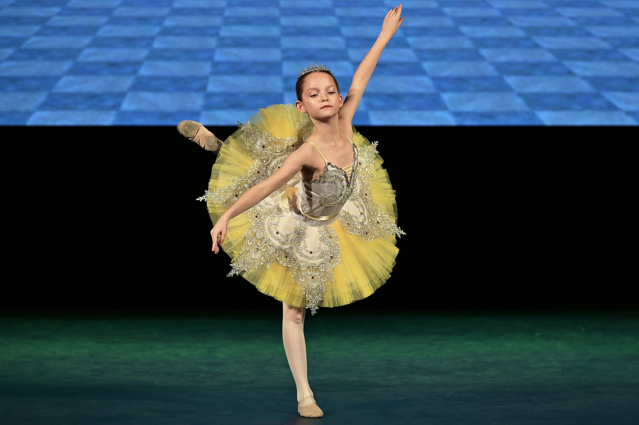 ART | FASHION | PODIUMS |SHOW