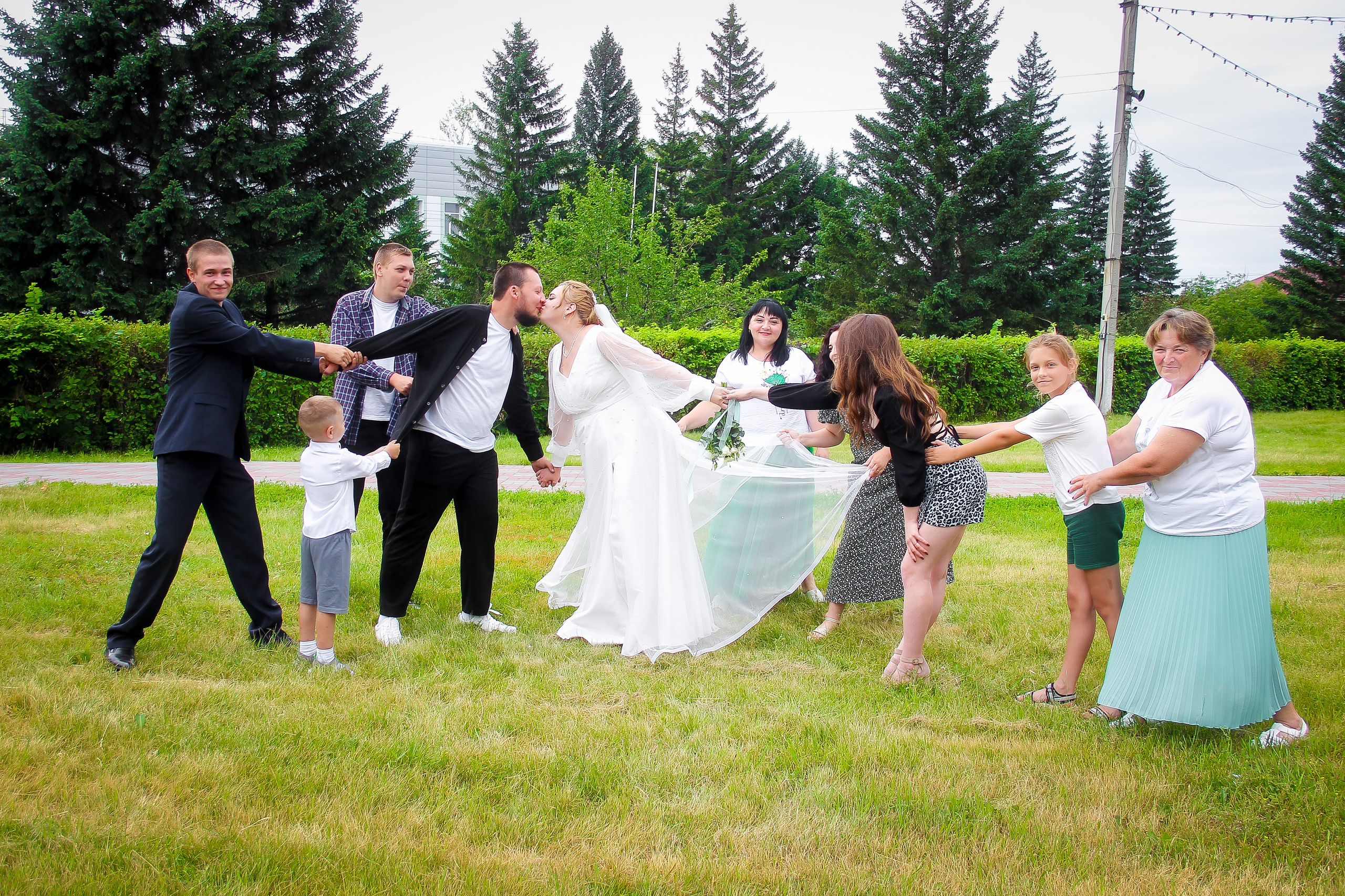 Свадебные фотосессии Барнаул/ Алейск. Выпускные альбомы для школ и Детских садов в Барнауле /Выпускные/Свадебные/Детские/Семейные и др. виды съёмок /Фотограф Вера Валейко