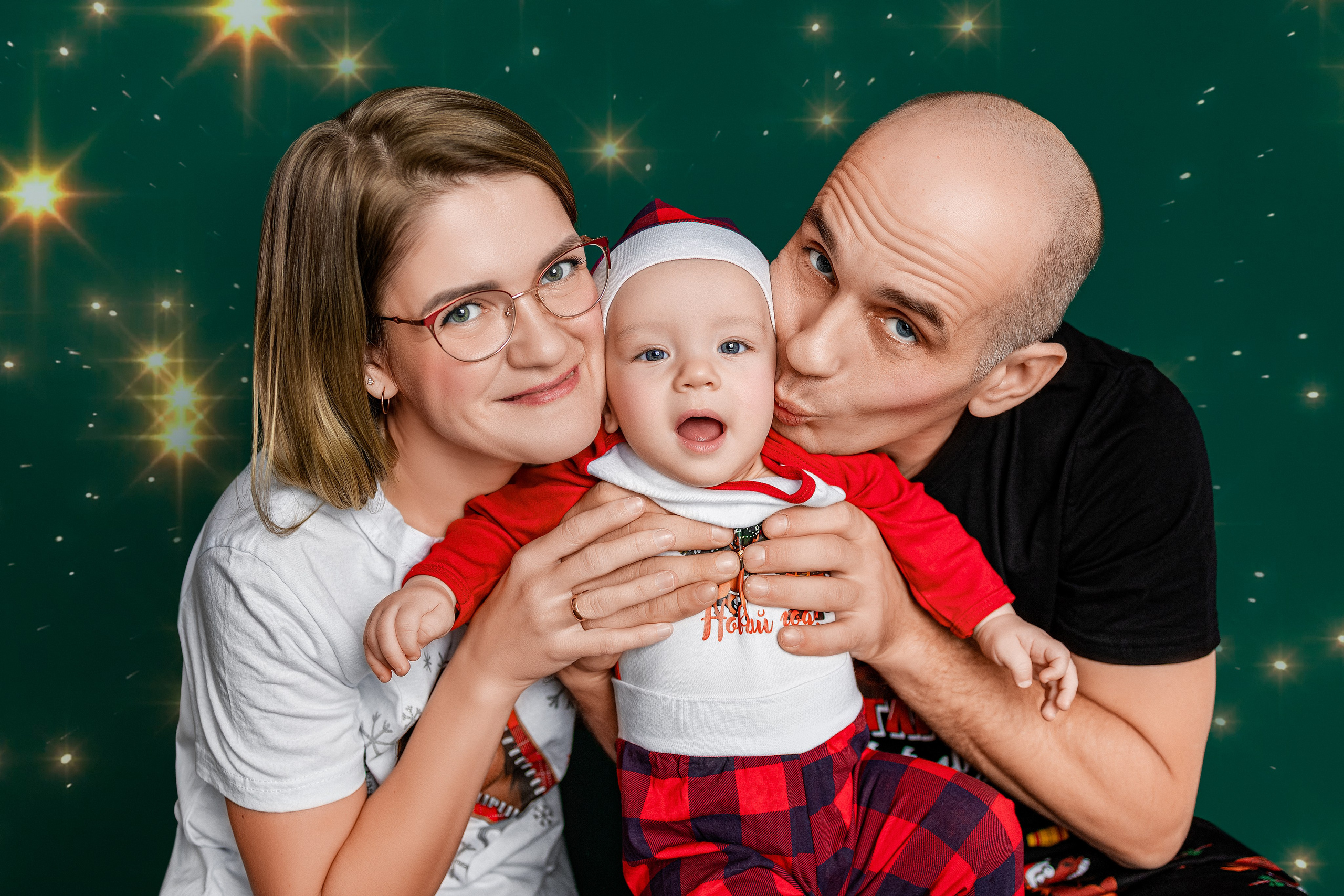Новогодние открытки 2026. Фотограф новорожденных в Нижнем Новгороде Надежда Кадылкина