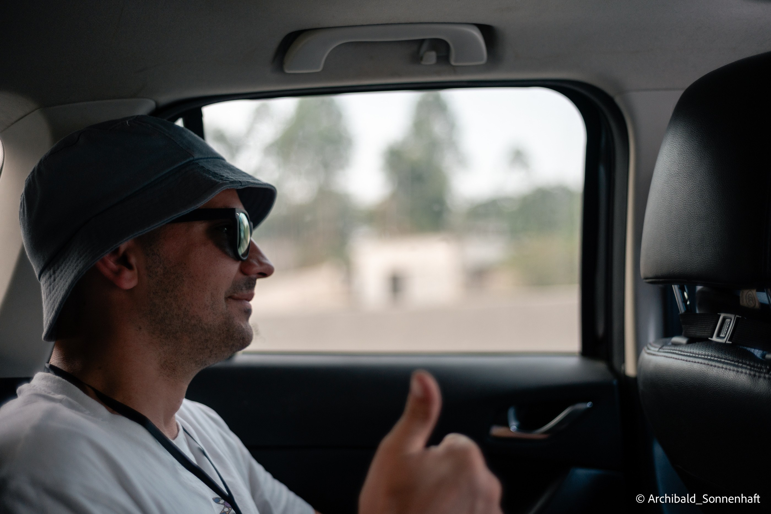 Weekend kayaking trip. Photographer in Guangzhou, China. Archibald Sonnenhaft