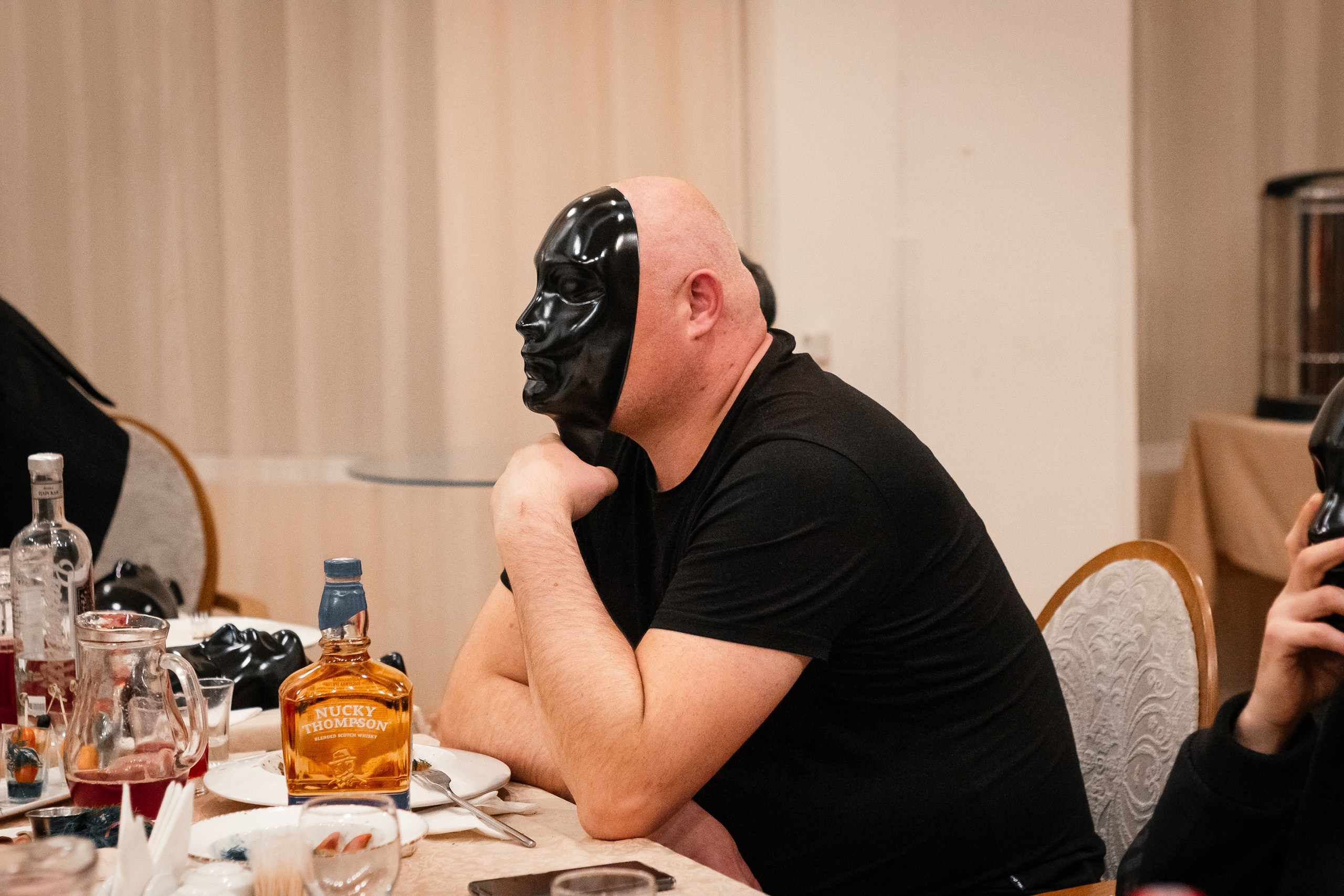 Репортажная съёмка игры «Мафия» — портфолио. Фотограф в Новокузнецке Иван Дендин