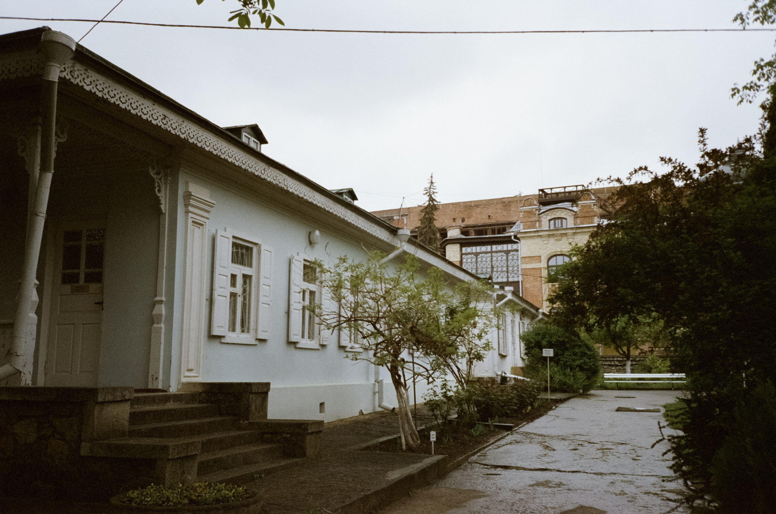 Музей-усадьба художника Николая Ярошенко в дождливый день. Фотограф-документалист Мария Осокина