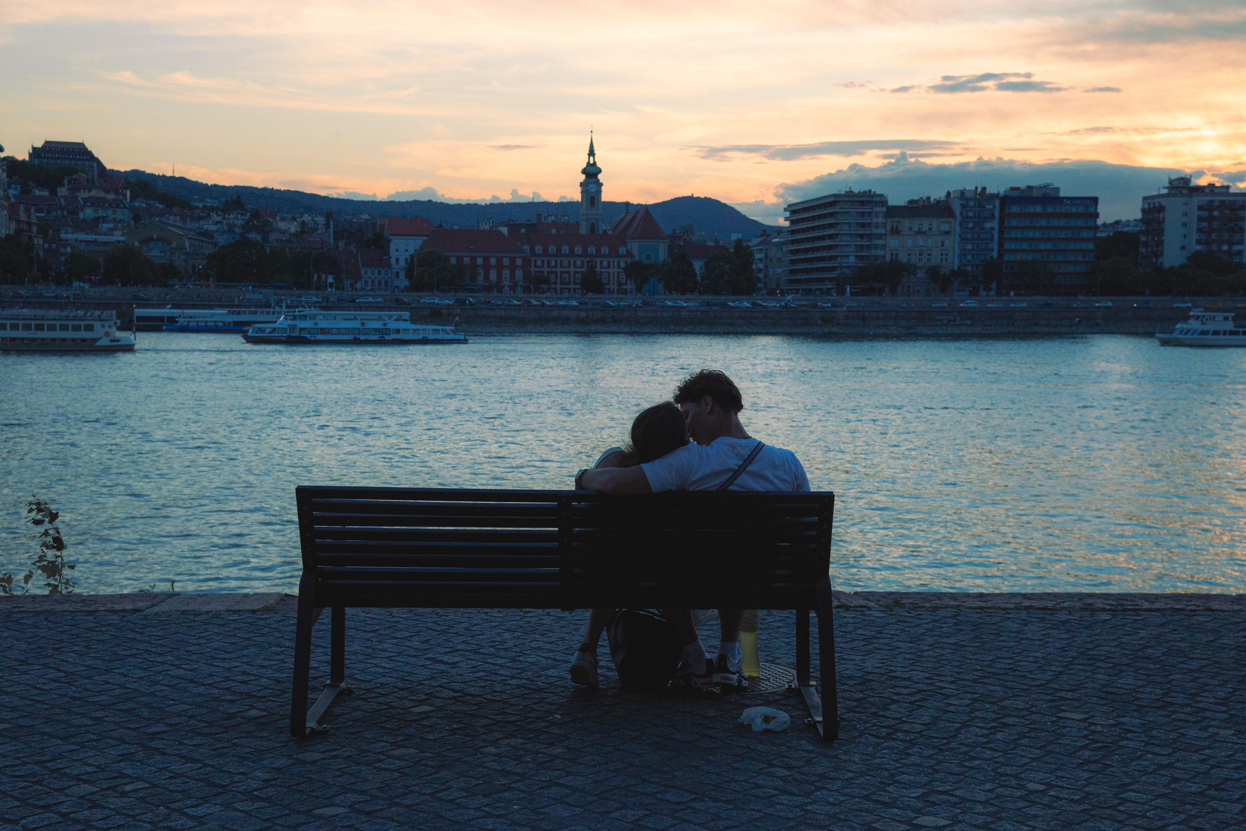 STREET PHOTOGRAPHY. Photographer in Budapest  — Yura Knyazev