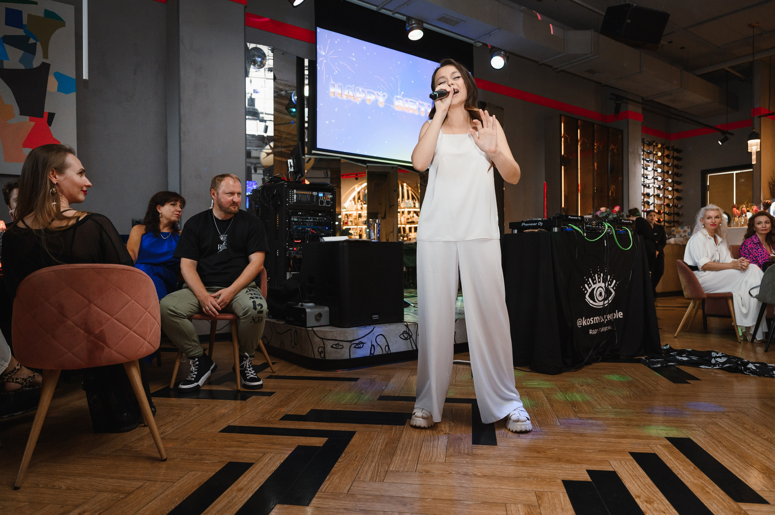 День рождения в формате выступления. Wedding and family photographer USA