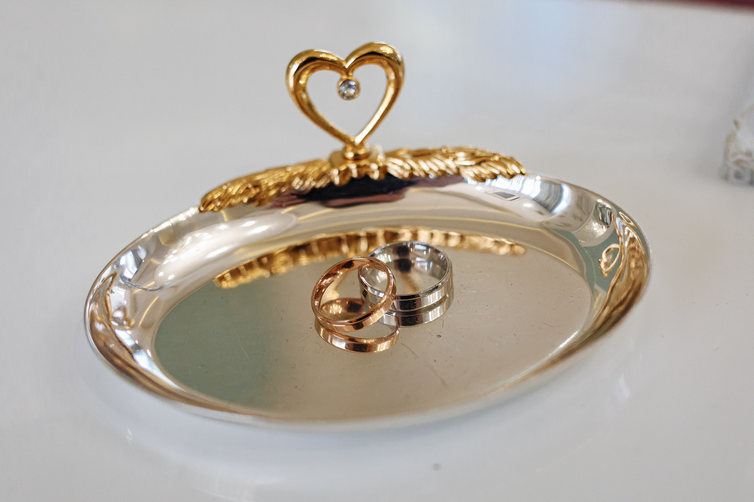 Свадебная фотосессия с кабриолетом и в загородном клубе Artiland. Свадебный фотограф Москва и МО Сергей Киржаев