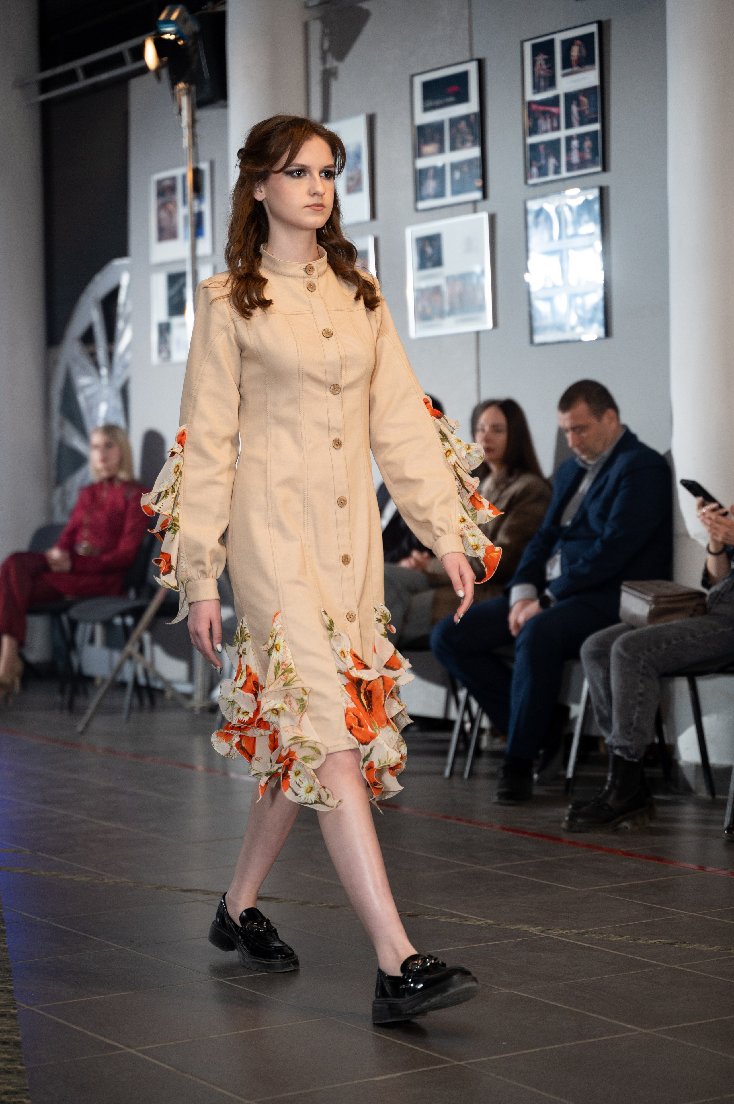 Закрытый показ милитари «Своя трансформация» дизайнера Юлии Бойченко | 24.04.2025. Фотограф в Омске Елизавета Кириллова