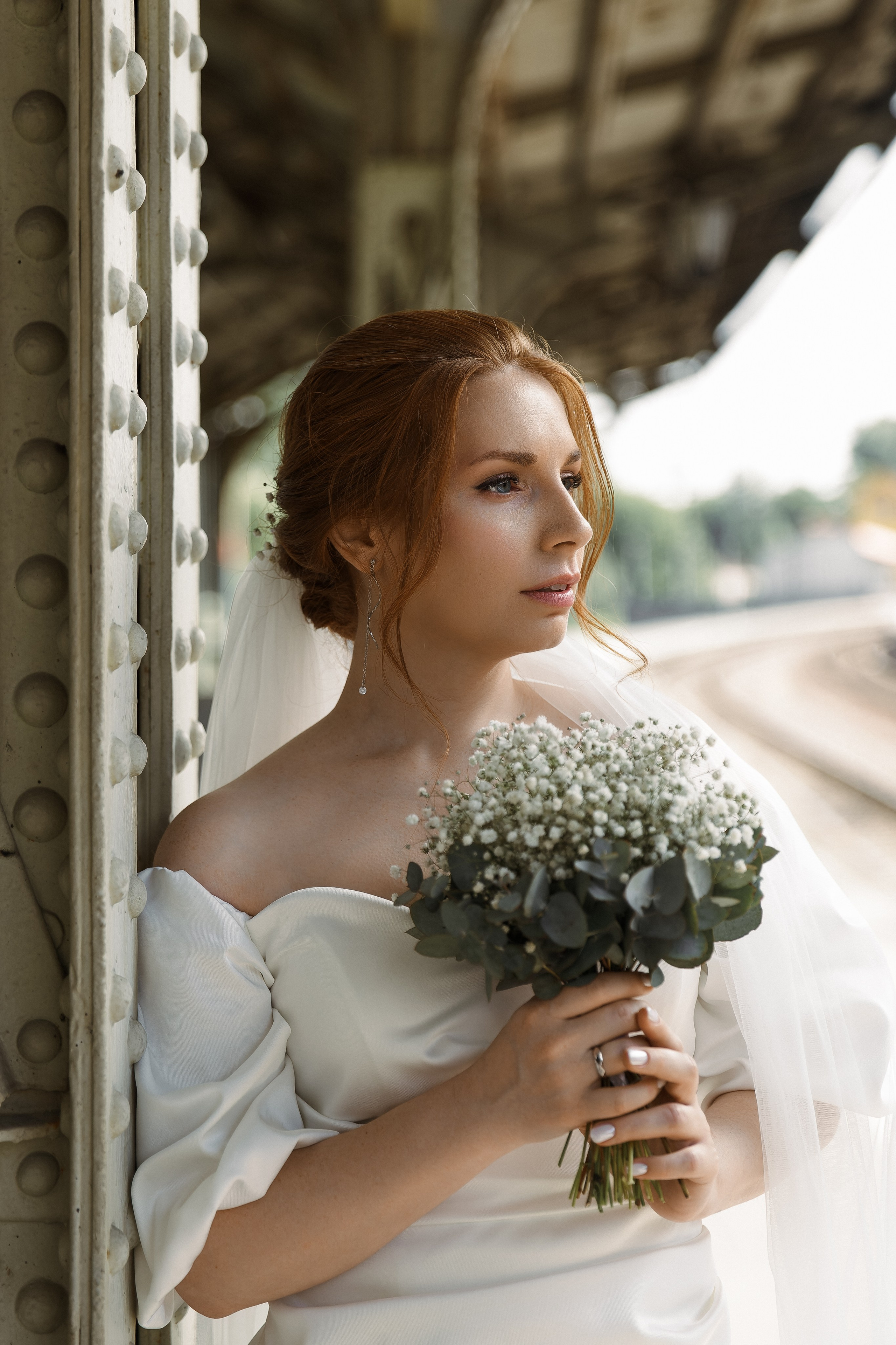 Кристина и Артем — свадебная съемка на Витебском вокзале. Свадебный и портретный фотограф в Санкт-Петербурге Анна Демьянова