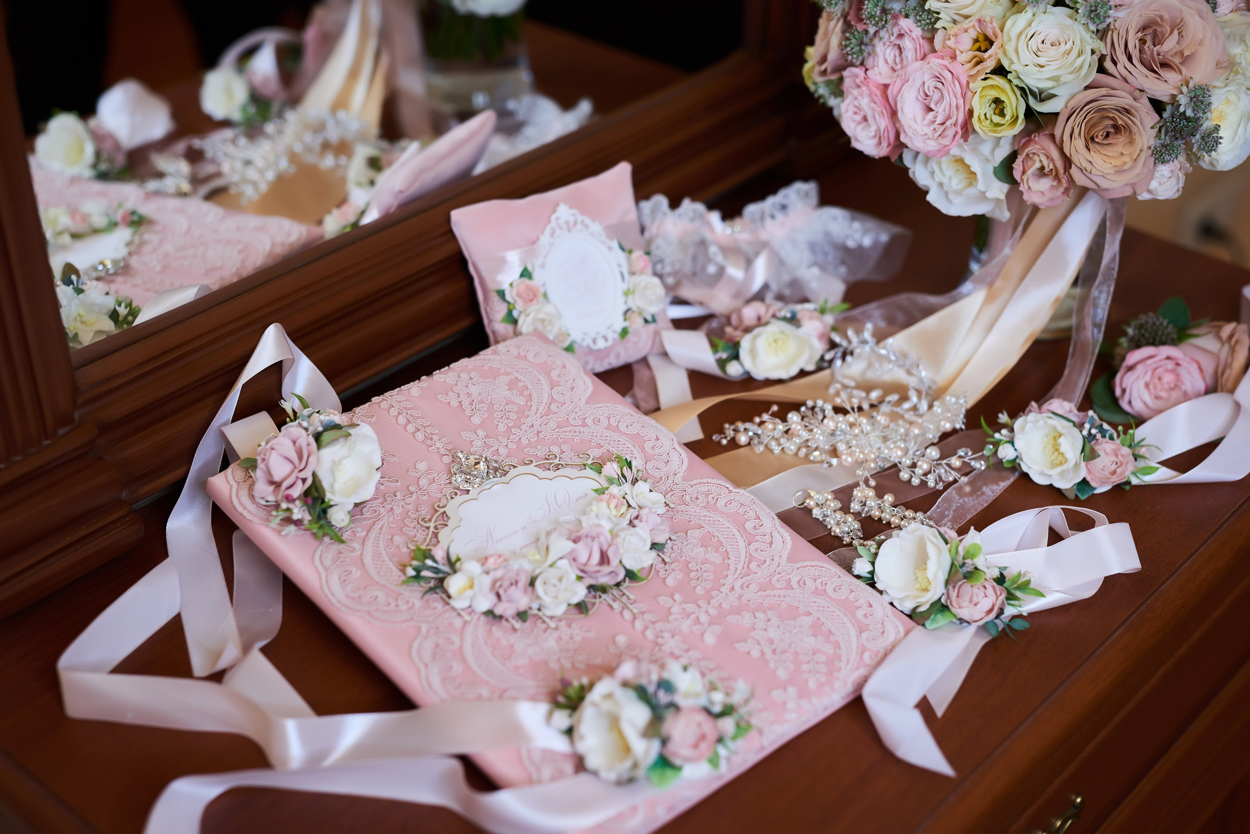 Юлия и Антон (Первый Дворец Бракосочетания, прогулка на Елагином острове). Портретный, семейный и свадебный фотограф в Санкт-Петербурге и в Пушкине Ширяев Денис