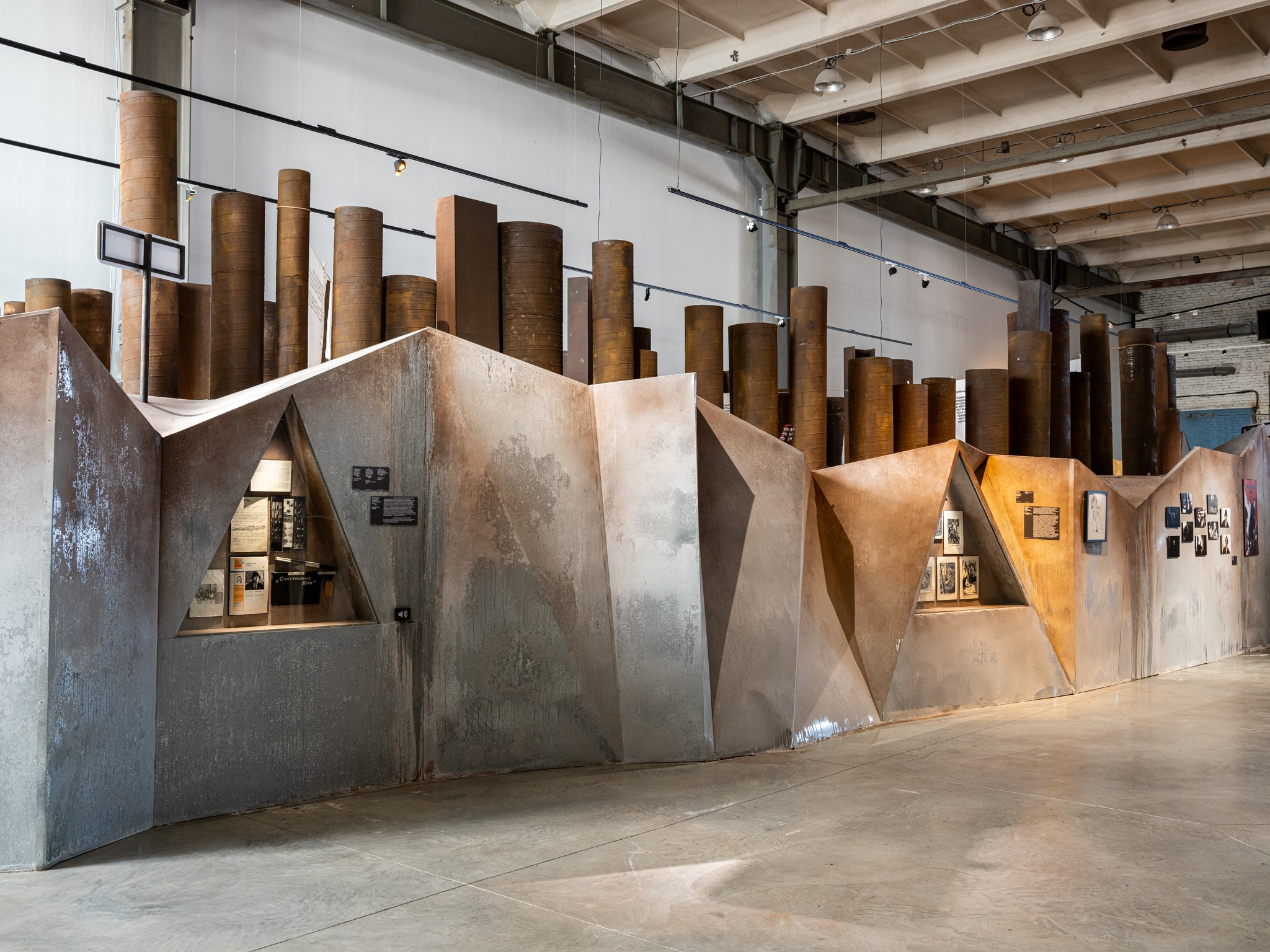 Выставка-путешествие «Балабанов» Севкабельпорт (СПБ) Planet9 2023. Фотограф Василий Буланов