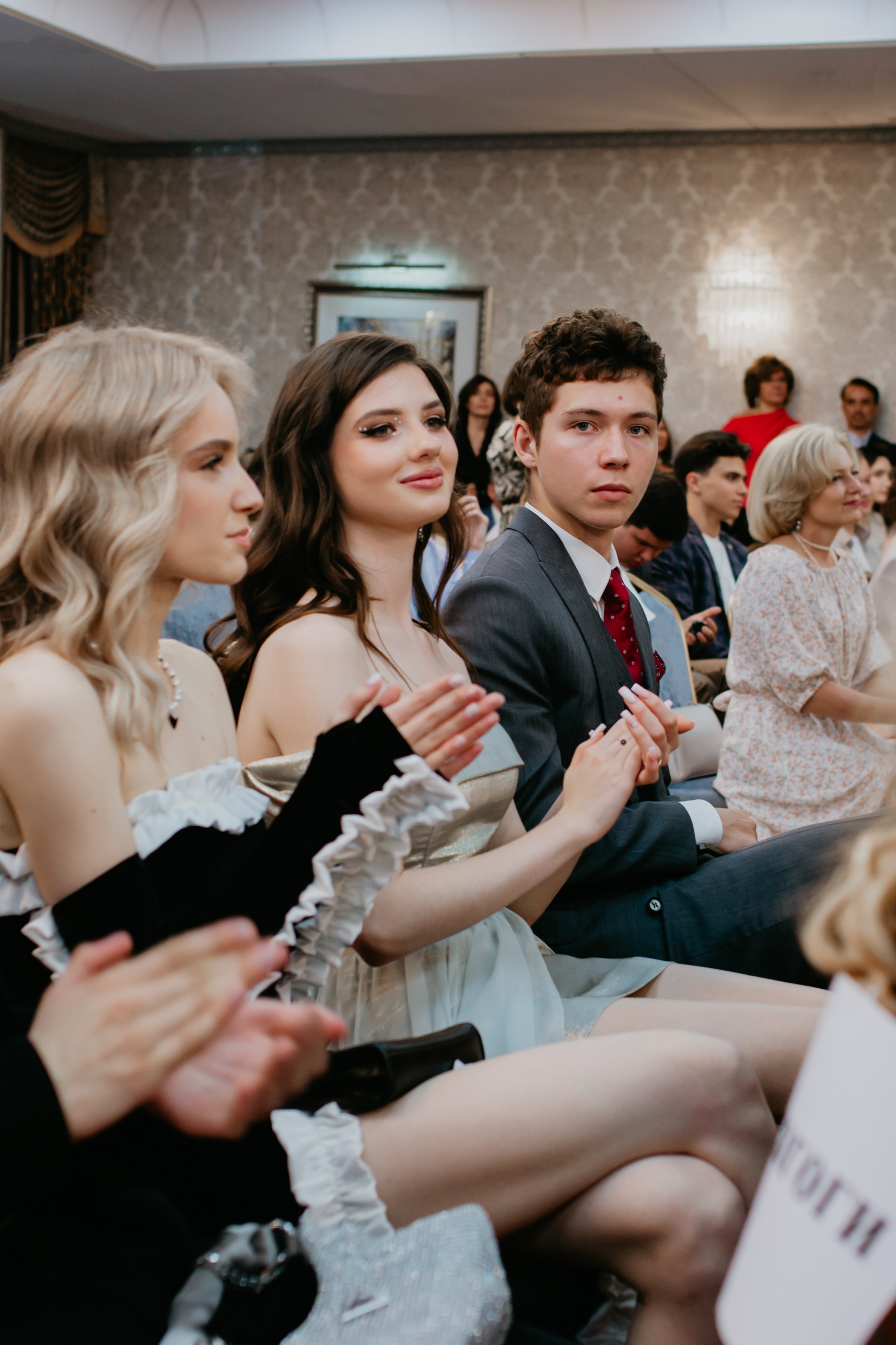 Выпускной. 11 лицей. Фотограф в Челябинске Ополихина Анна