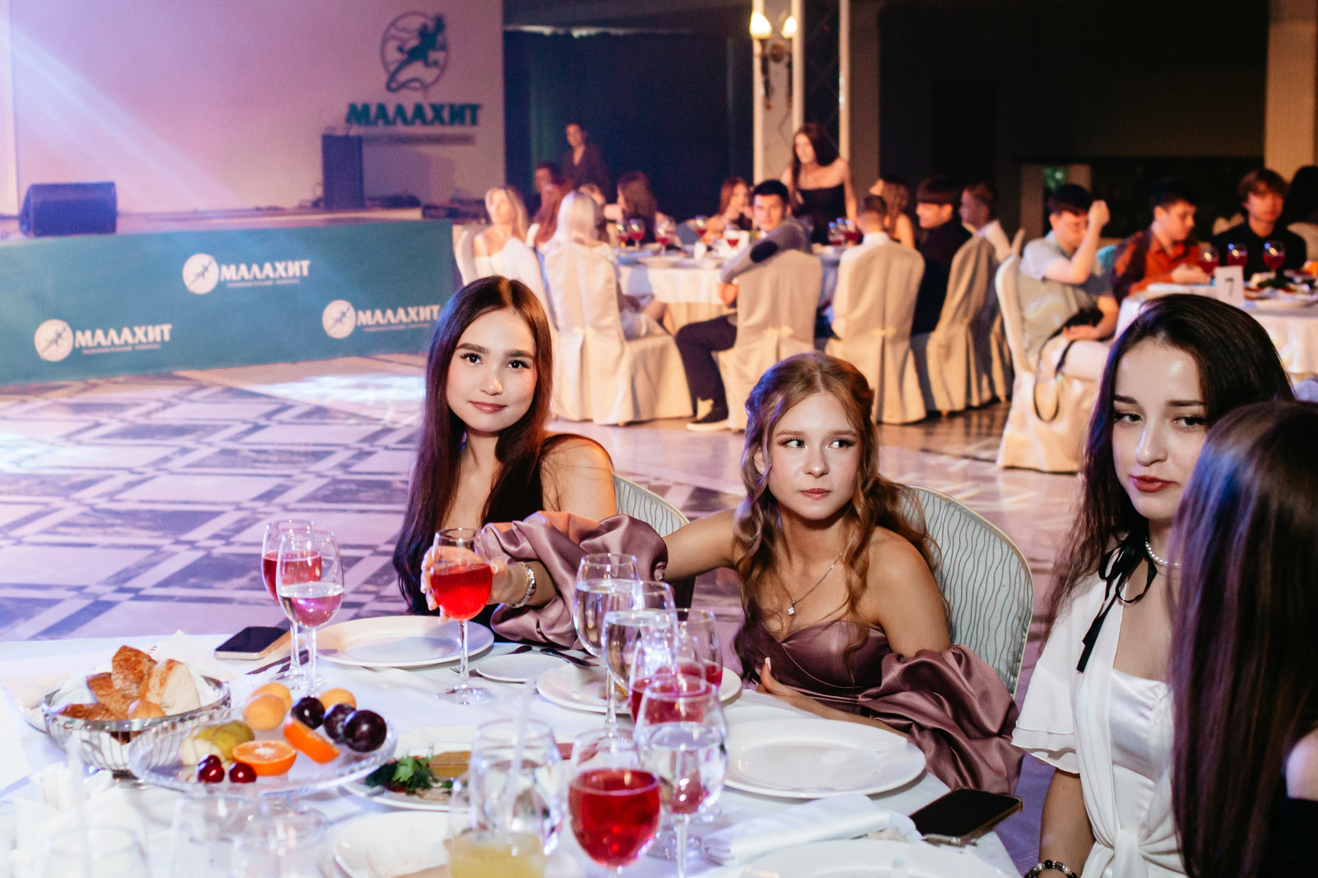 Выпускной 2025 (9класс) 124 школа. Фотограф в Челябинске Ополихина Анна